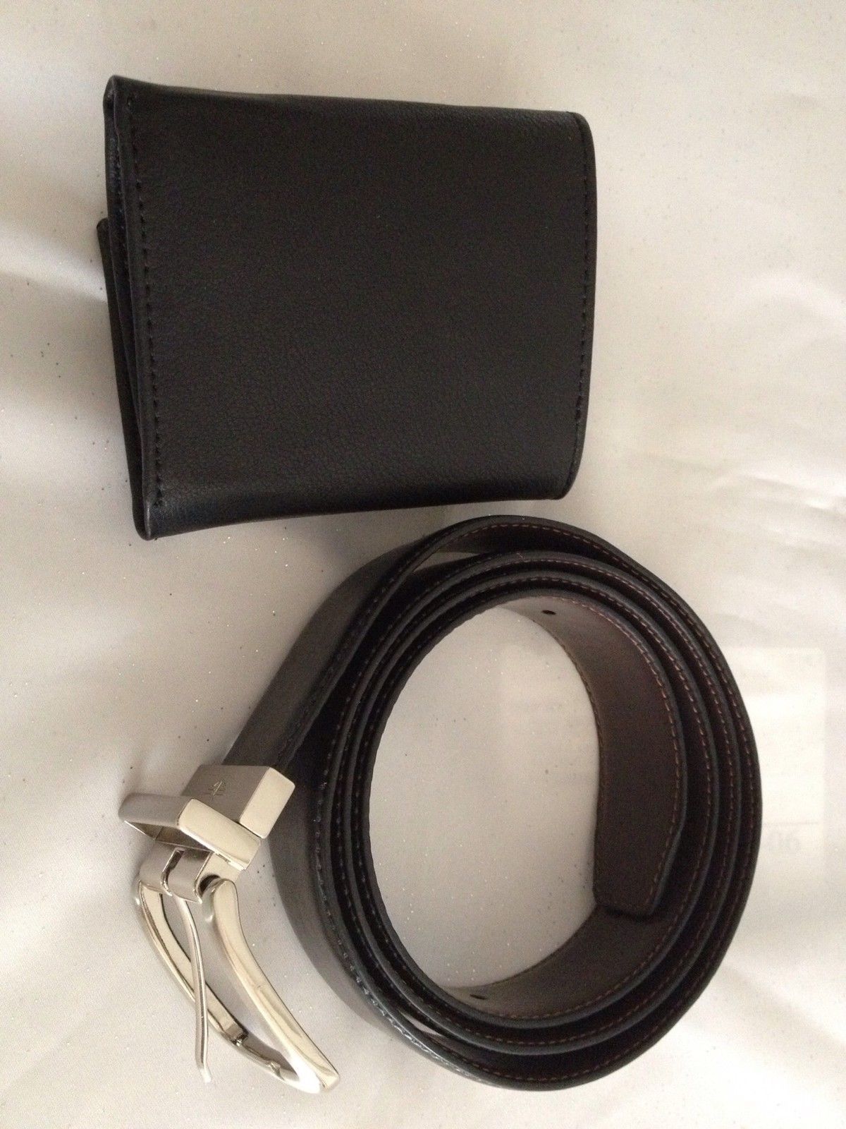 DOCKERS Trifold Leather Wallet,Reversible Leather Soft-Touch Leather Belt-XLarge