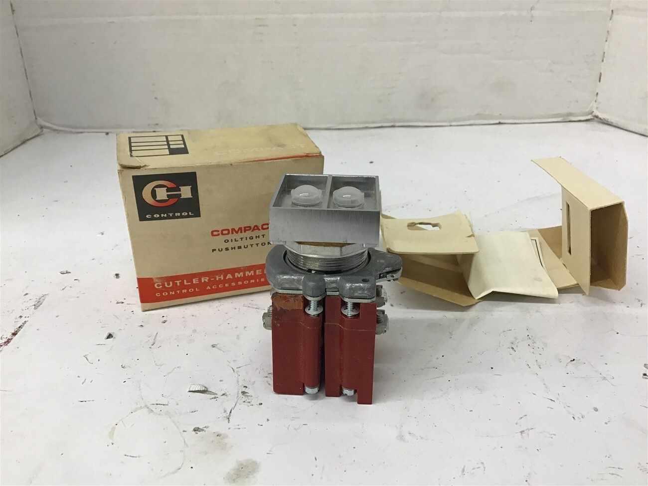Cutler Hammer E30CA Oil Tight Push Button