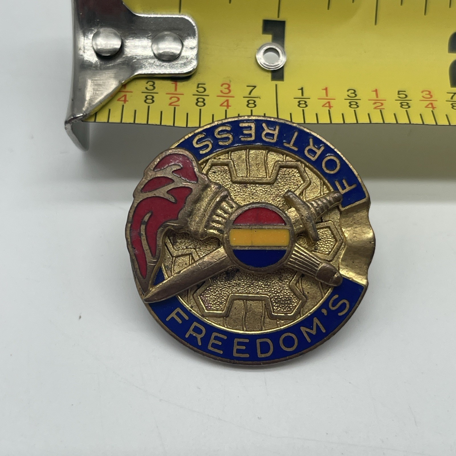U.S. Military Army Training And Doctrine DI DUI Crest Pin Clutch FREEDOMS FORTRE