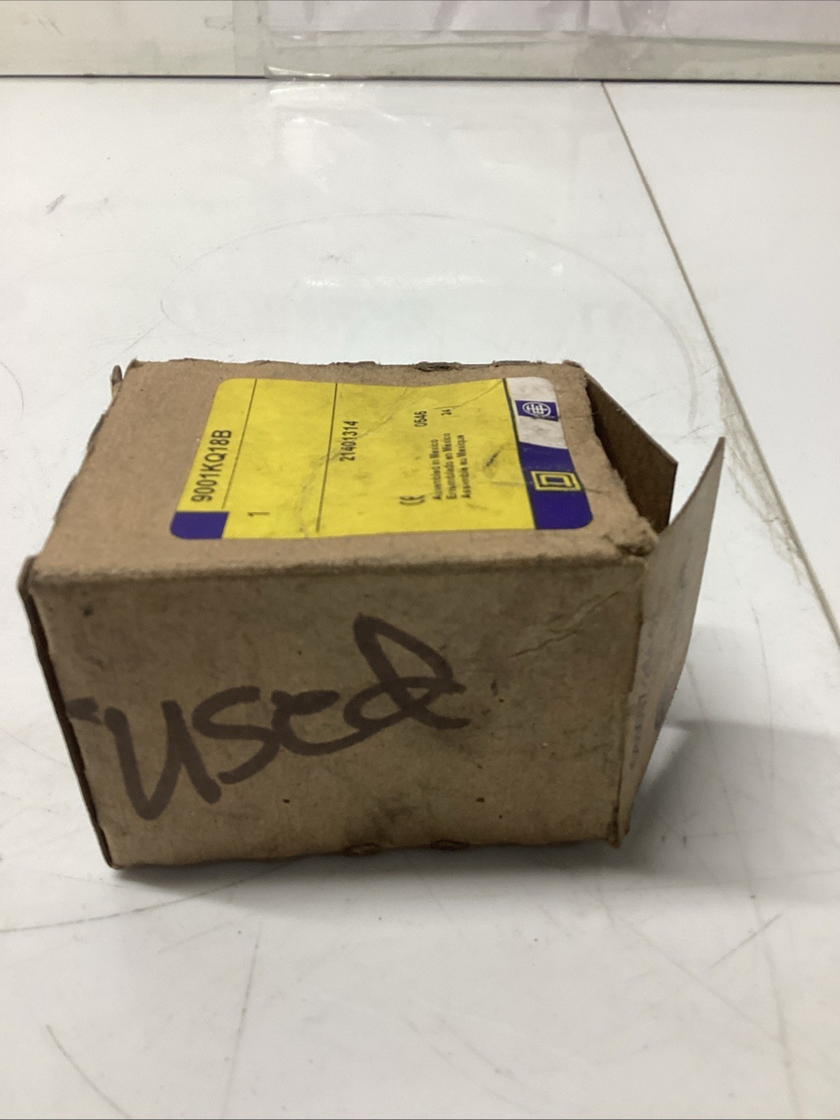 Square D 9001KQ18B Pushbutton (Ripped Box) U-828