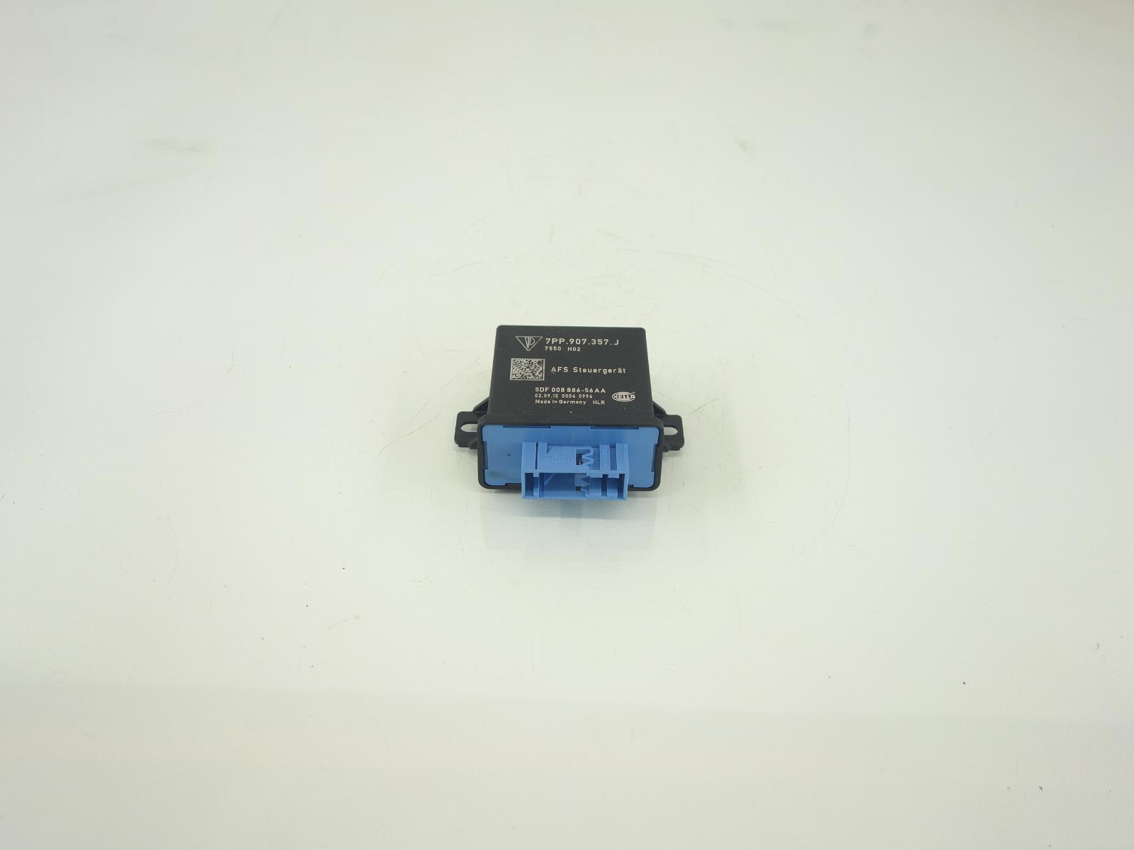 16 PORSCHE MACAN Headlight Headlamp Light Lamp Range Control Module 7PP907357J