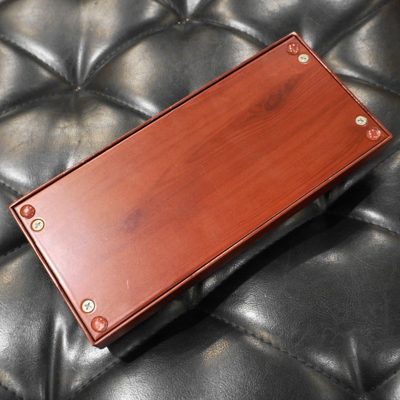 Levana Audio STUDIO BOX Used Distortion