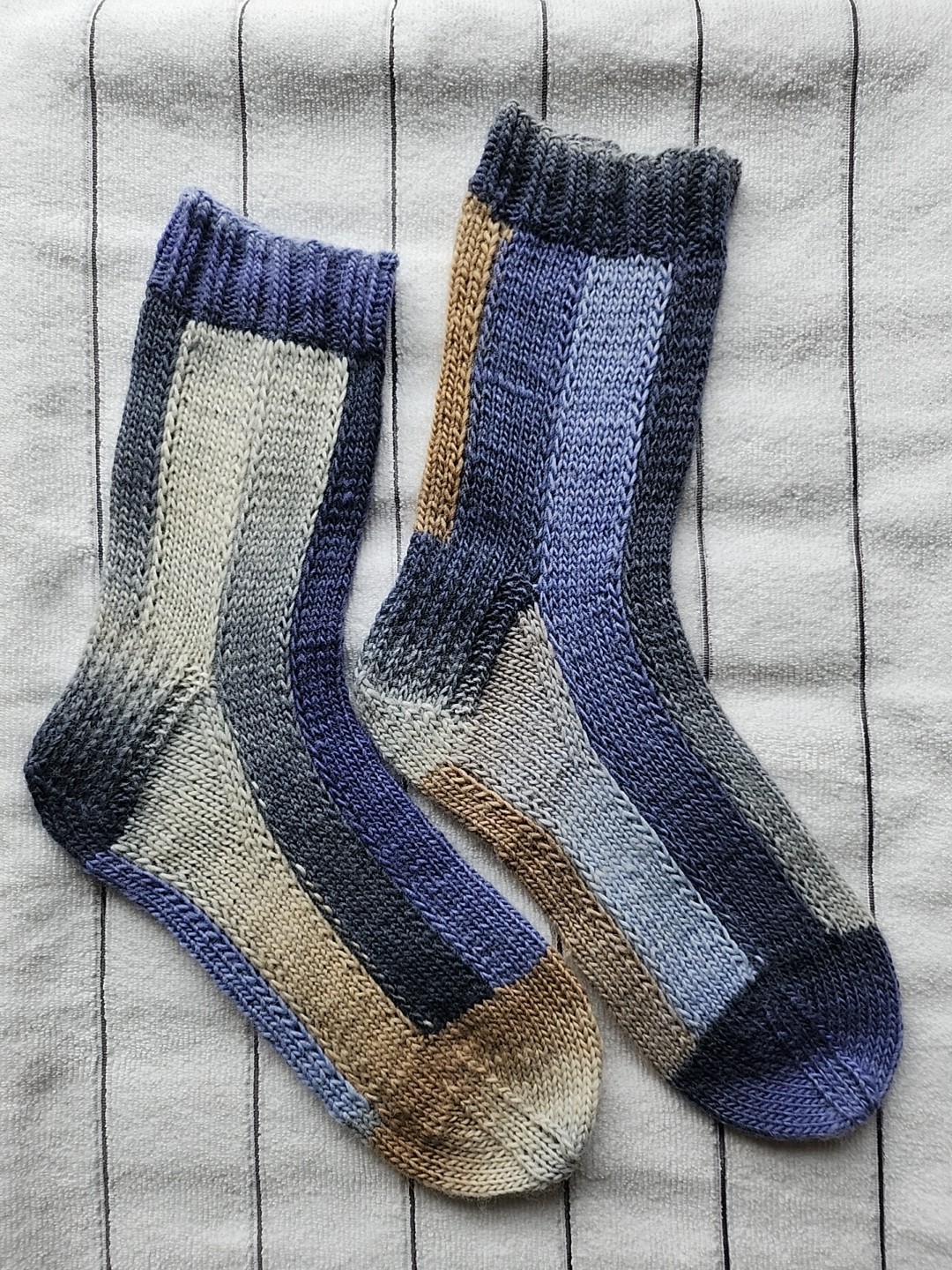 Hand Knitted Wool Socks Size 4-6 #38