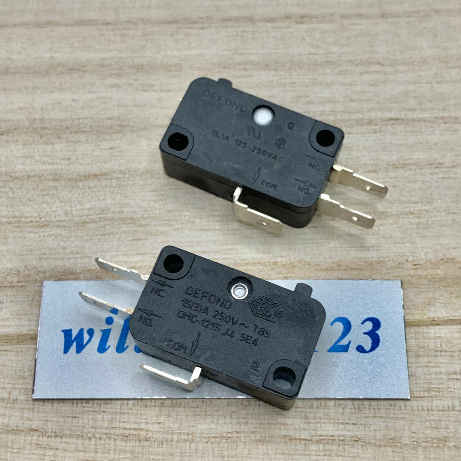 1pc original DEFOND 15A micro travel switch 3-pins handleless DMC-1215
