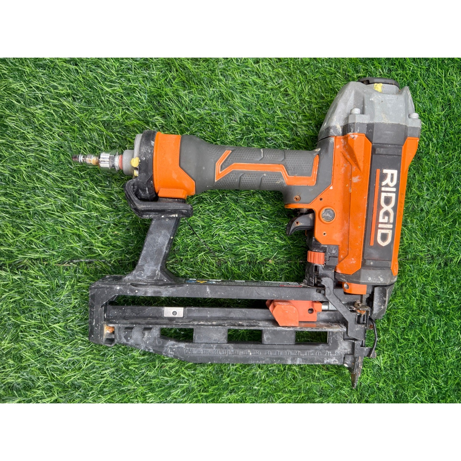 Ridgid R250SFF3 16-Gauge 2-1/2"Straight Finish Nailer –Model CP1101315