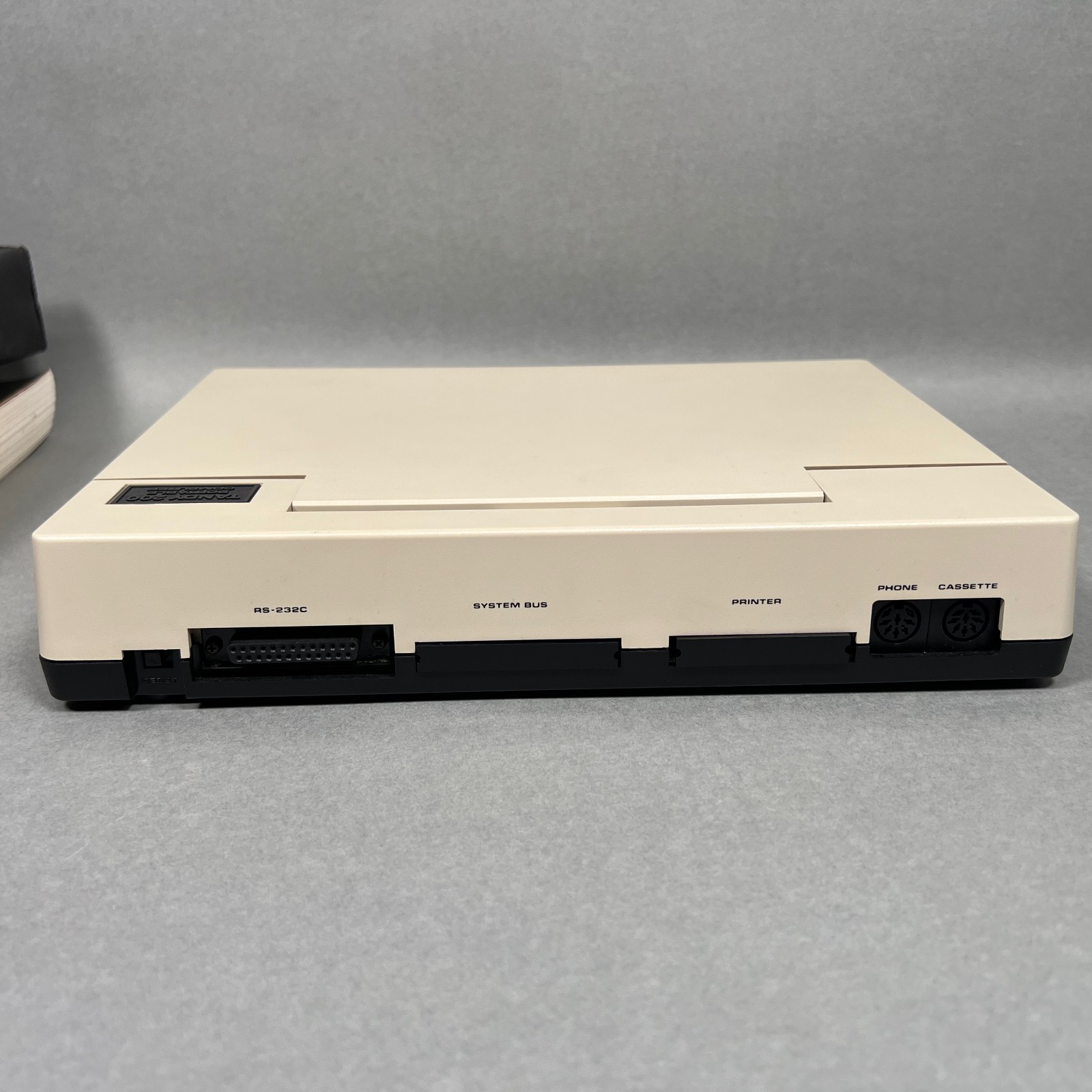 Tandy 200 Portable Computer, Power Adapter, Case, Book, Owner's Manuals WORKING