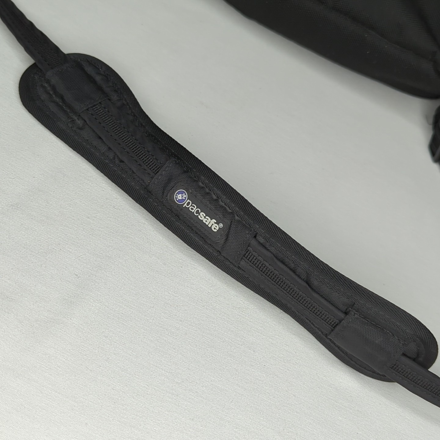 Tamrac 3536 Compact Messenger Camera Bag Black Foam Padded