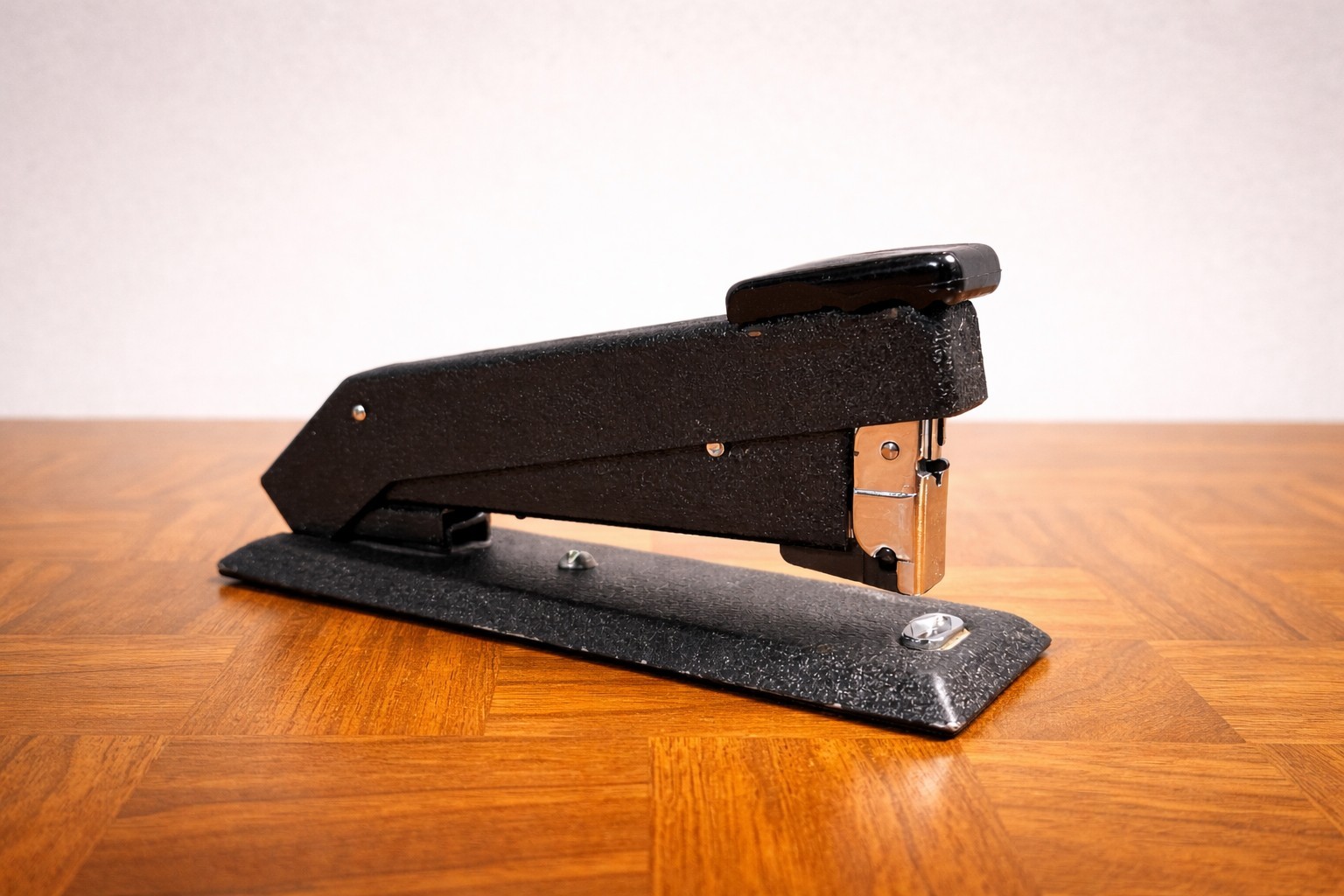 Vintage B5 Bostitch Industrial Black Finish Desk Stapler Made In USA