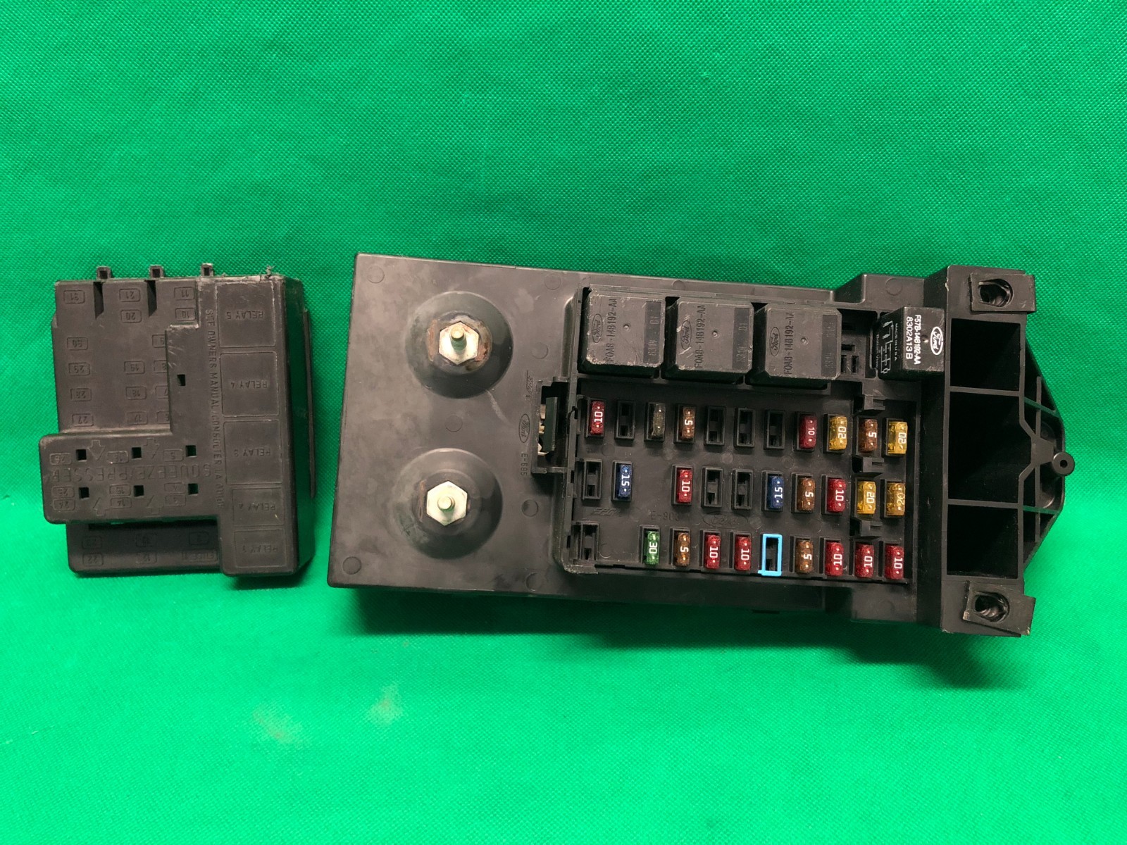 99 1999 FORD F250 F350 INTERIOR DASH FUSE BOX RELAY FUSEBOX F81B-14A067-AF