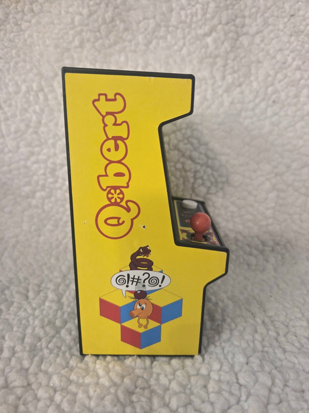 Q'Bert Mini Arcade Game 2016 Working and in Good Condition. Fun. Miniature.