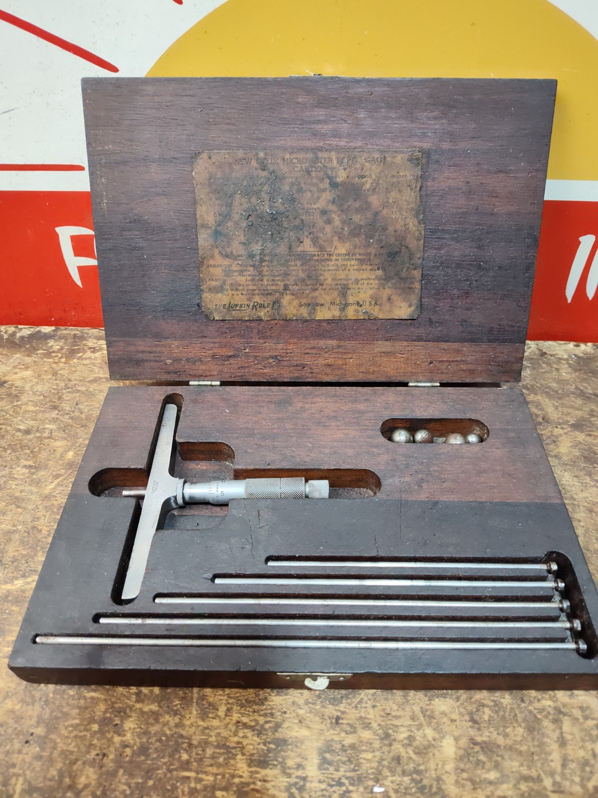 Vintage Lufkin Rule Co No. 515 Depth Micrometer 0-6'' W/ Wooden Case