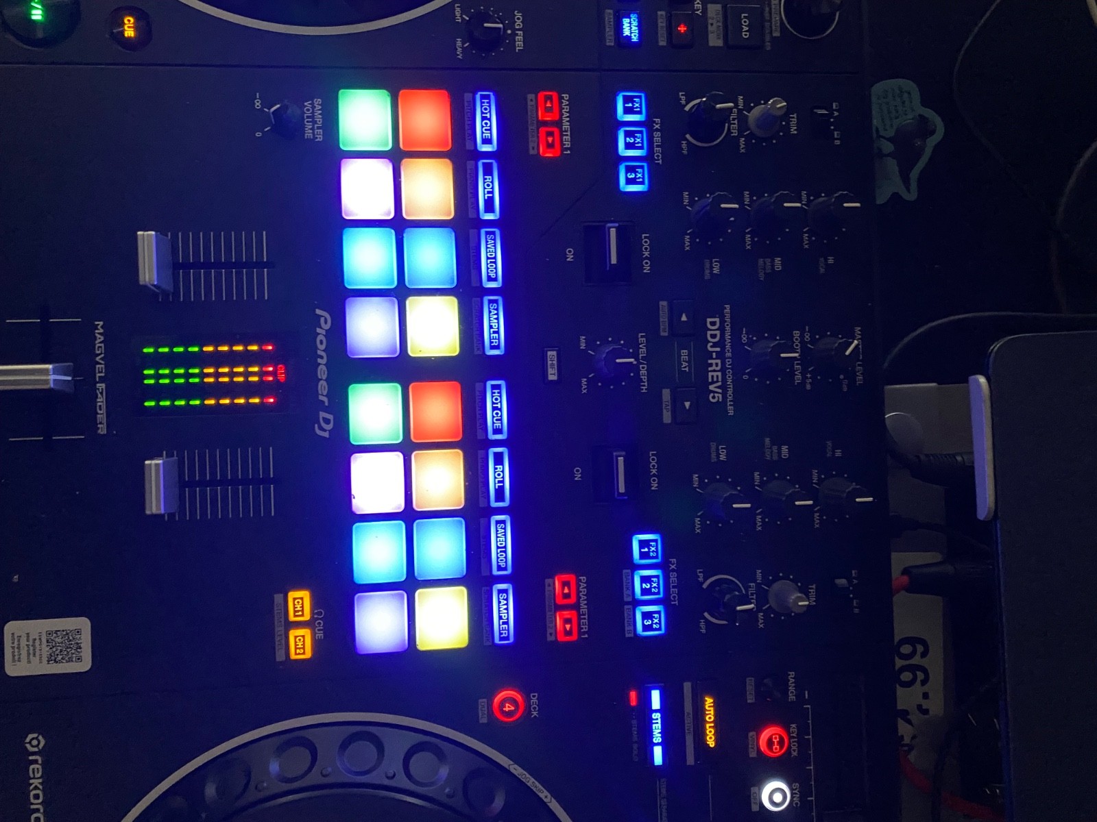 Pioneer DDJ-REV5 Scratch-Style 2-Channel Performance DJ Controller