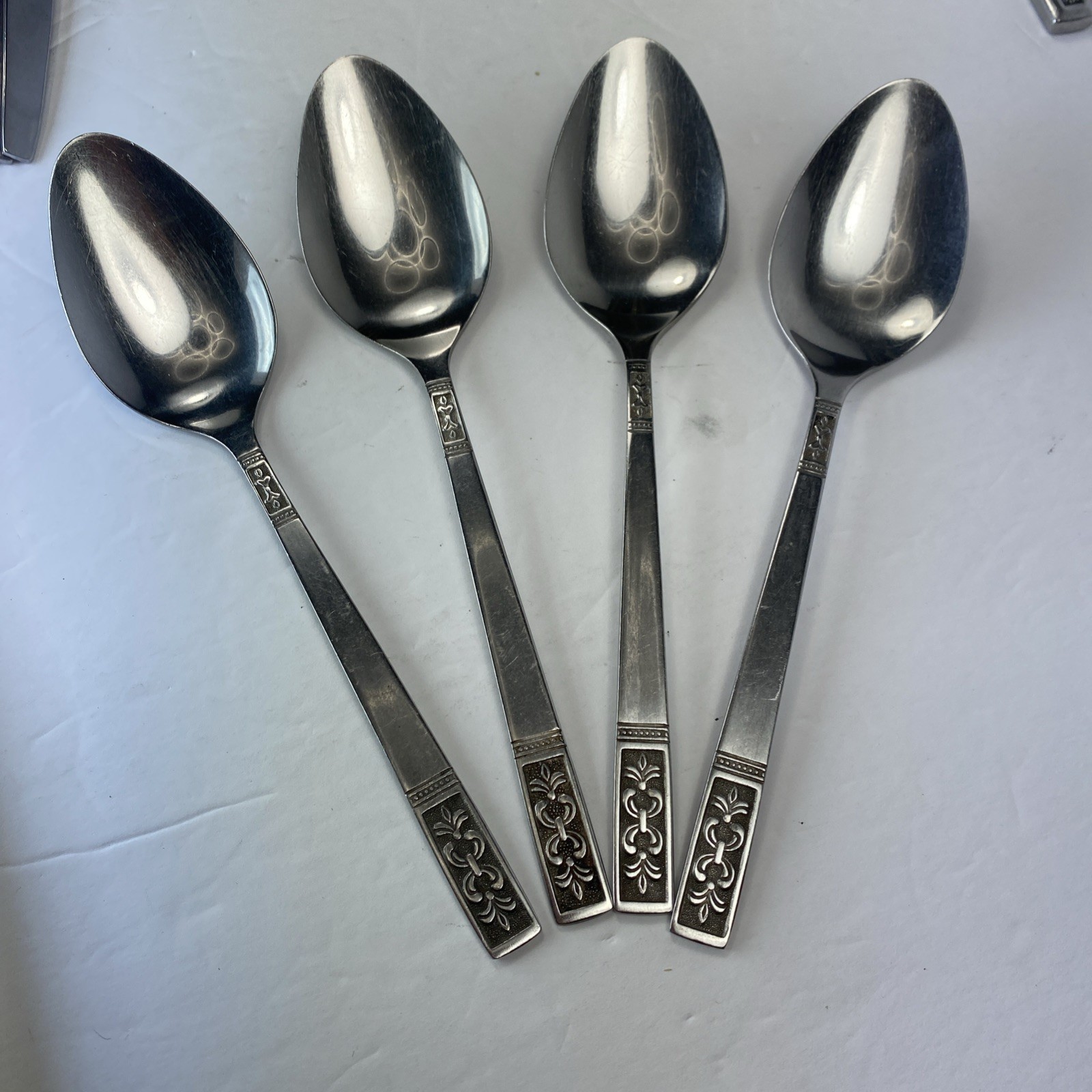 4 Custom Craft Taiwan Stainless Dinner Spoons Flatware Set