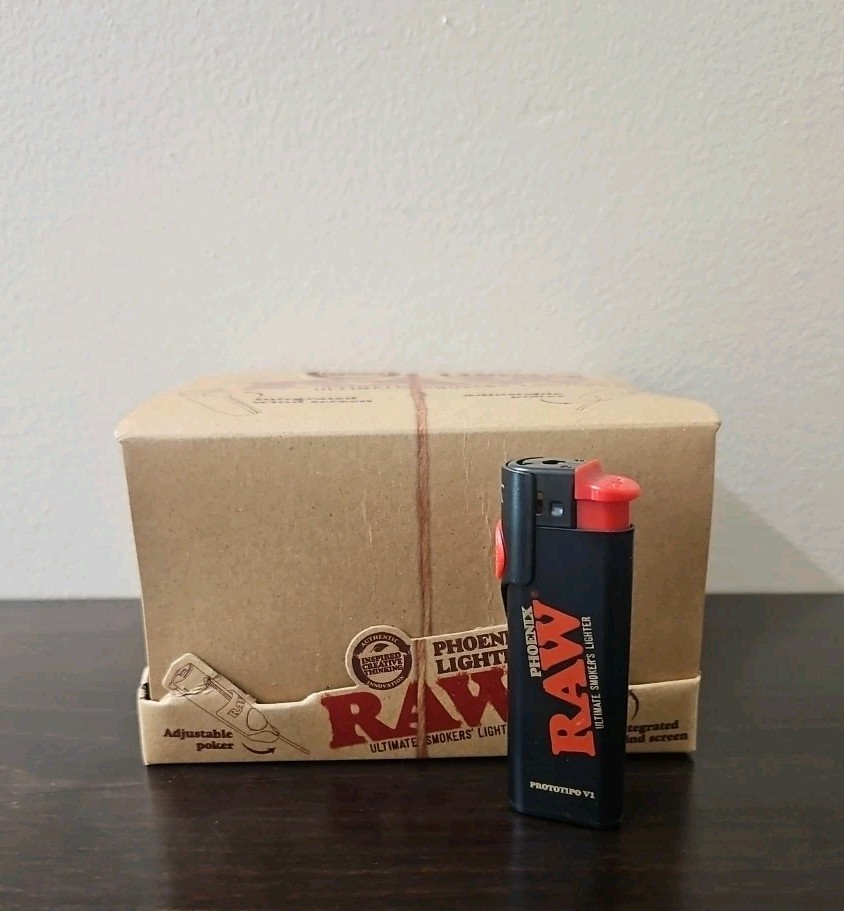 Raw Black Phoenix Poker Lighter (1 Piece)