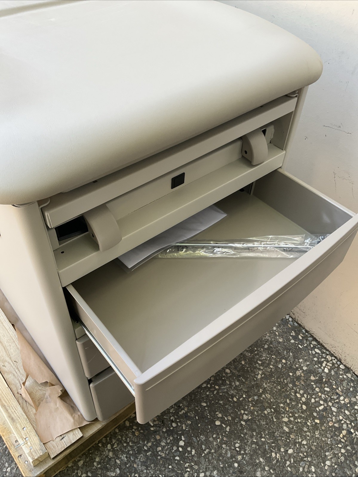 Brewer Company Examine Table Stool 5000-21 Medical Adjustable Access