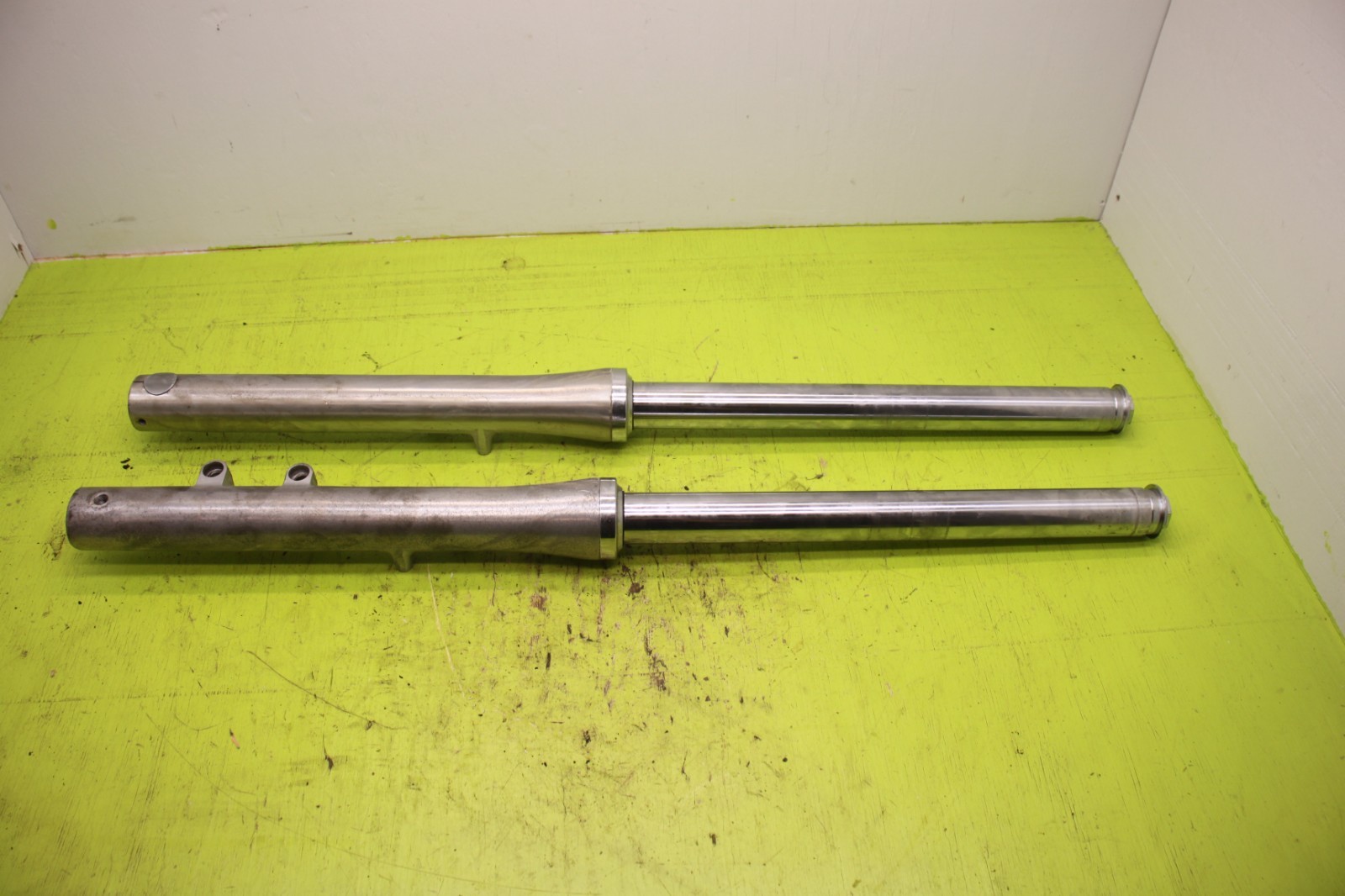 1988-1994 Suzuki Intruder 1400 Fork Front Suspsension Left Right Pair Original