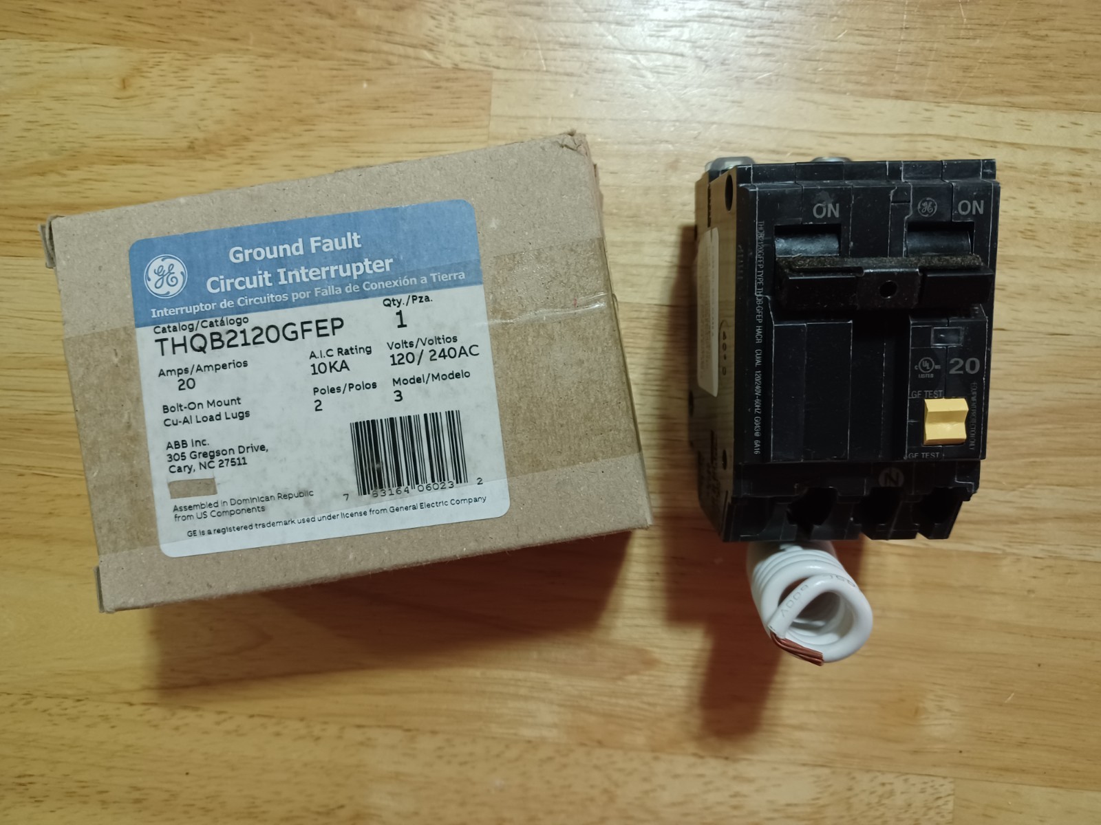 GE THQB2120GFEP GFCI 20A 2 Pole 120/240V  Circuit  Breaker