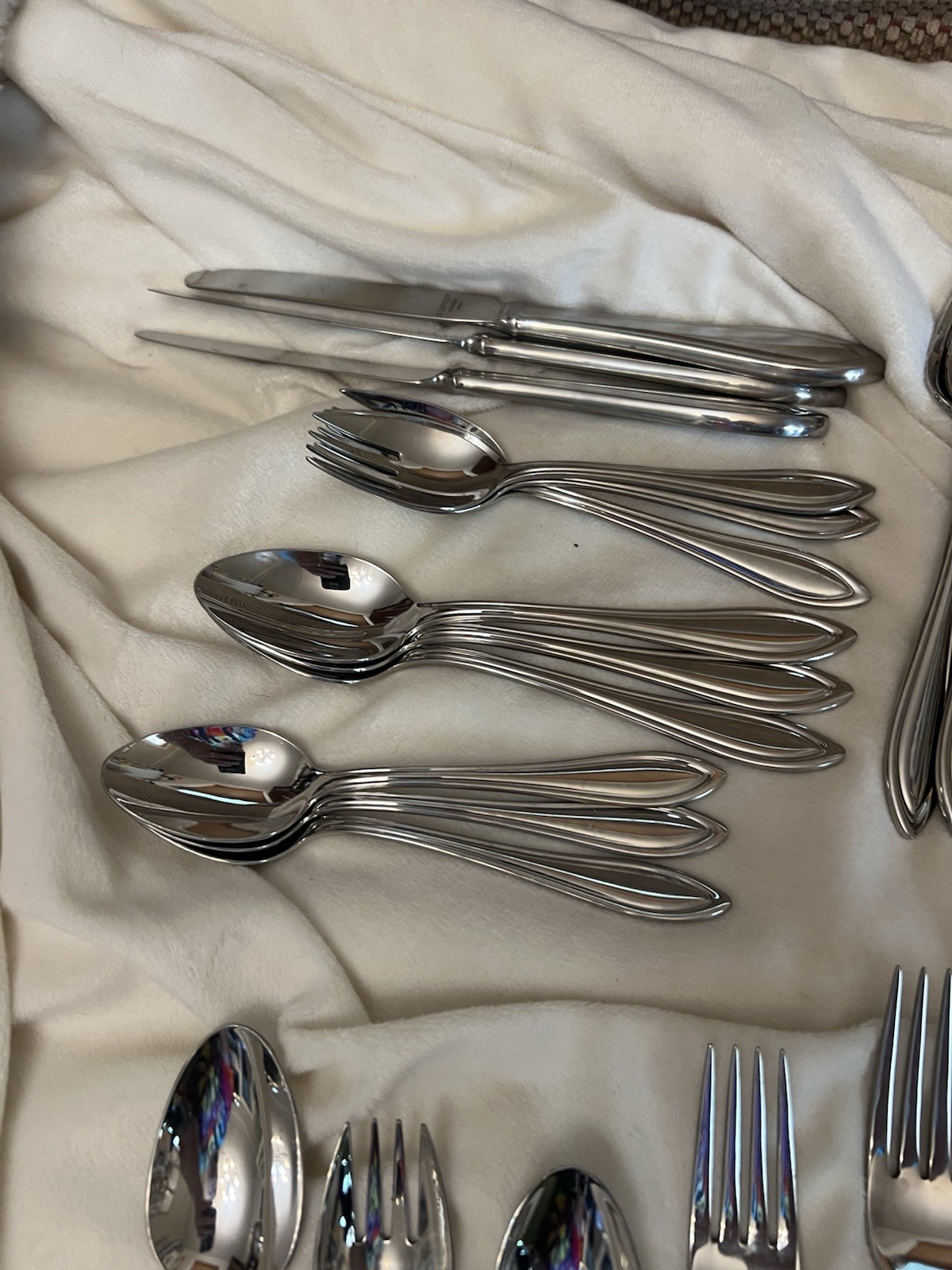 Lenox Medford 6 Ps Place Settings 24 Pcs 18/10 Stainless Steel Service For 4