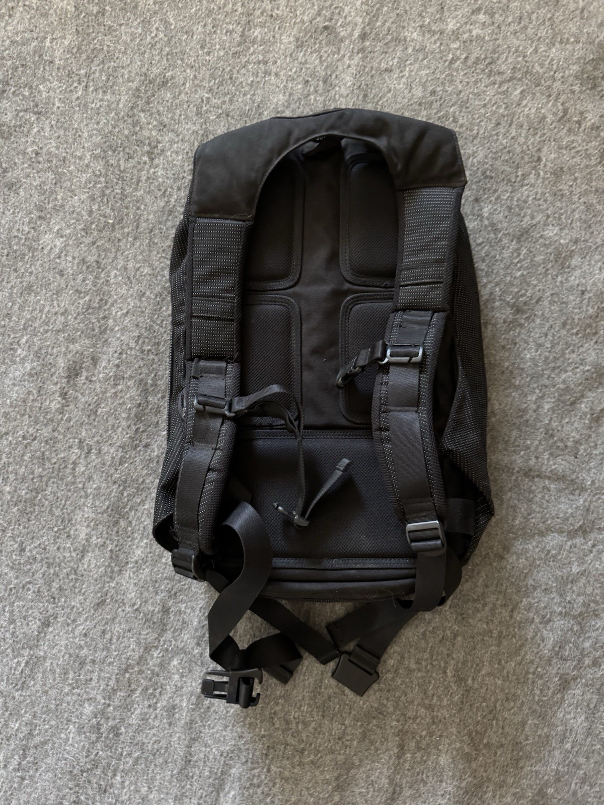 RAPHA Backpack Bag Cycling Commuter Fixed Reflective Black 14L Expandable RARE