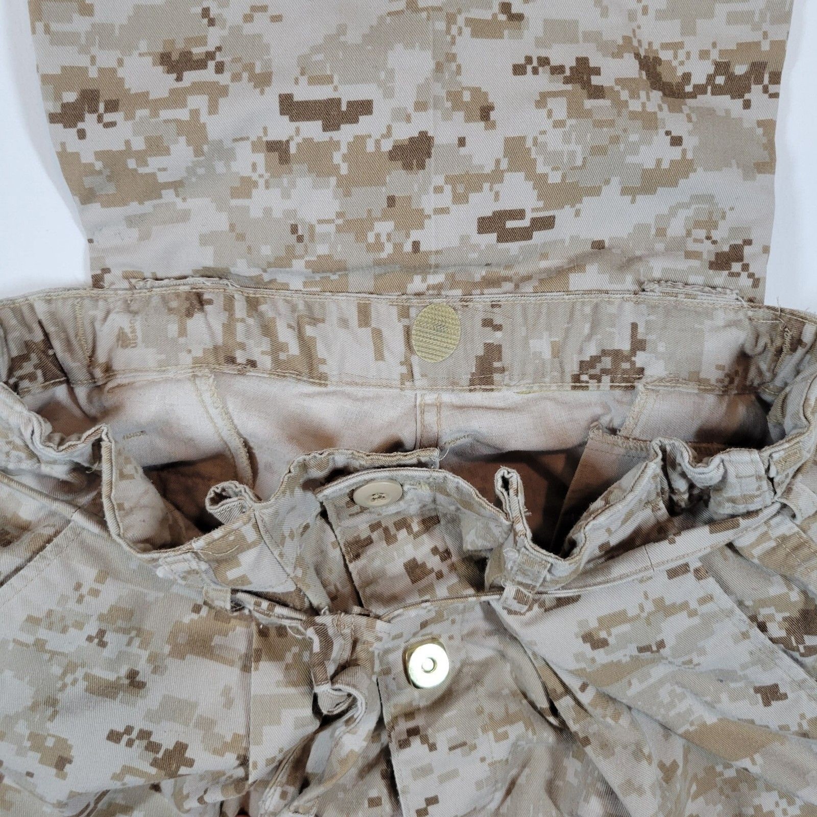 US Navy Camouflage Backpack – Magnetic Closure – Excellent Condition – Tactical