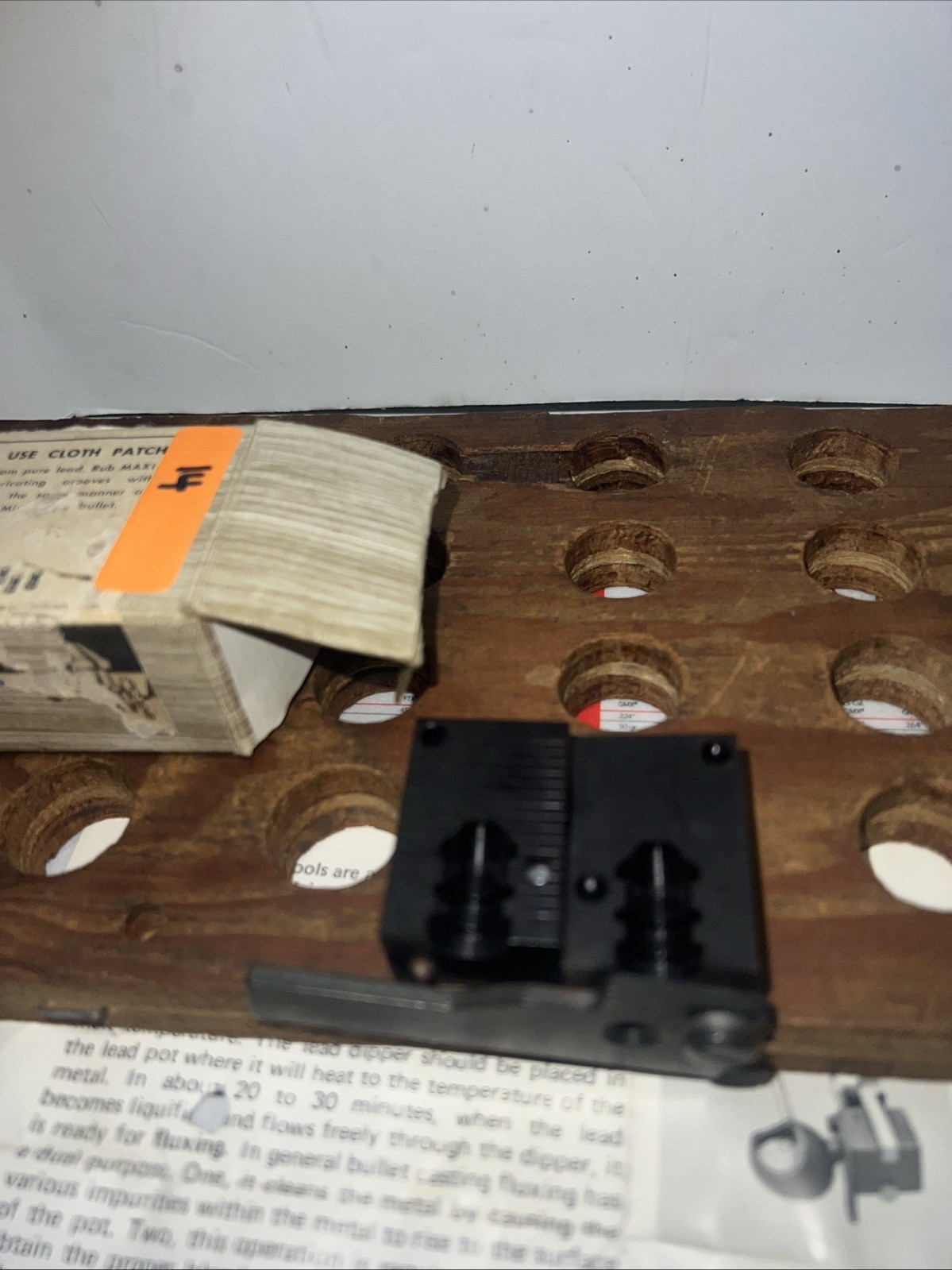 THOMPSON CENTER ARMS # 513  45 CALIBER MAXI BALL T/C BULLET MOLD