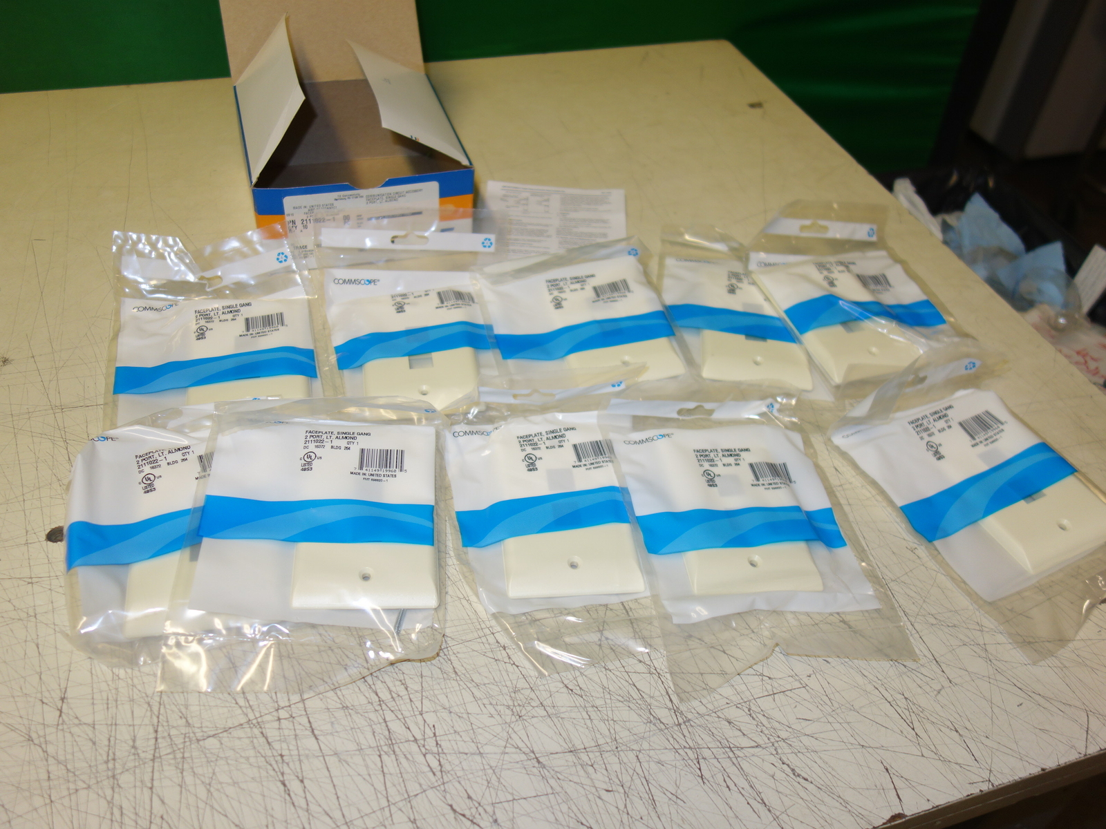 Lot of 10x * CommScope Faceplate 2111022-1 Single Gang 2 port Lt. Almond * NEW