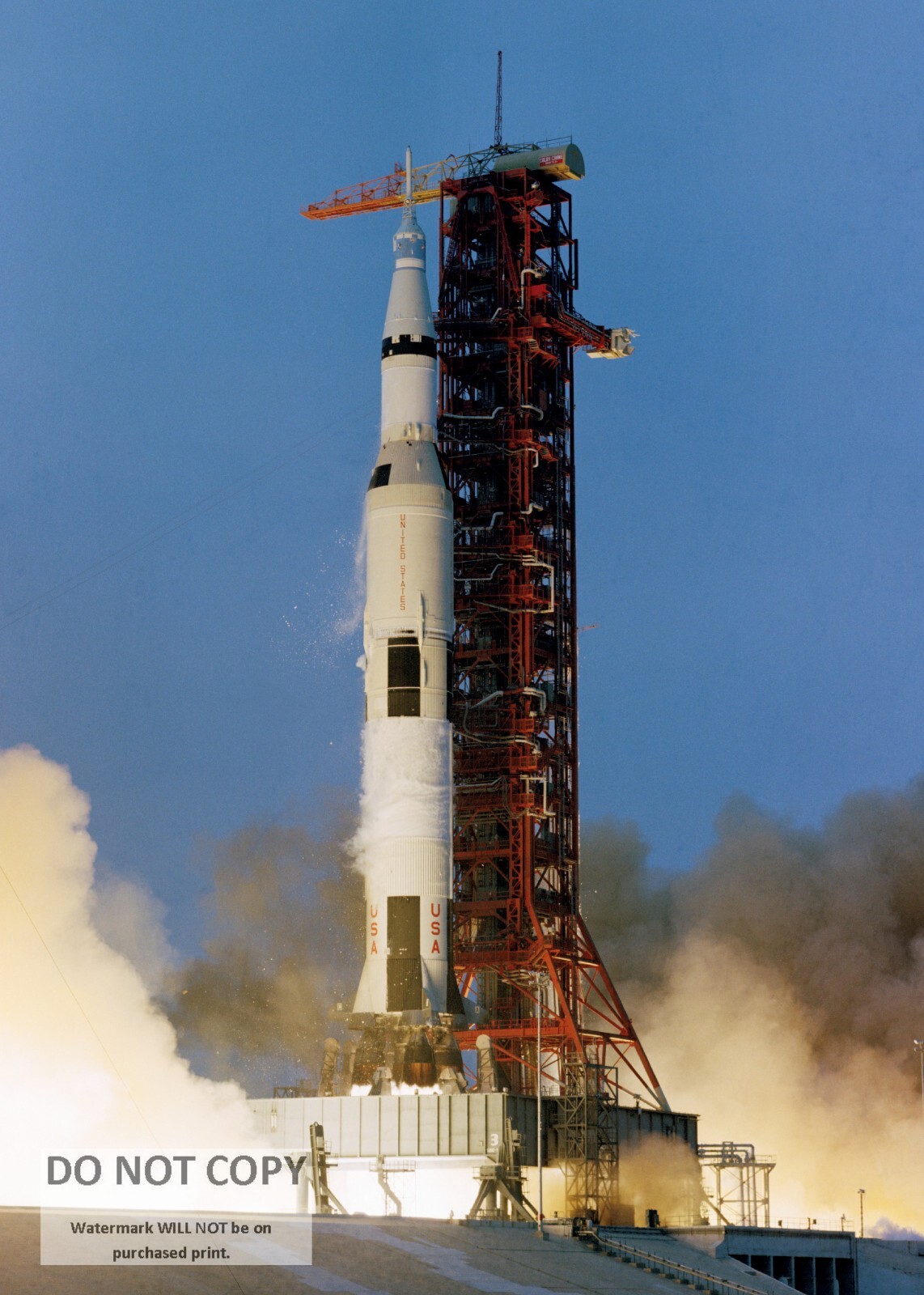 *5X7* PHOTO - APOLLO 13 SATURN V LIFTS OFF FROM PAD A LAUNCH COMPLEX 39 (AA-159)