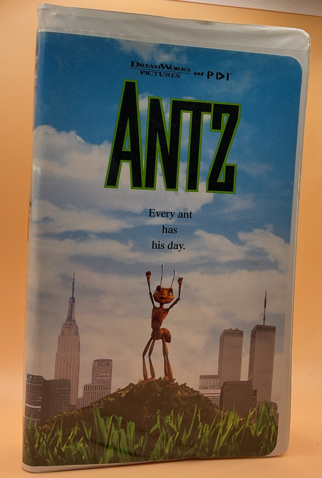 Antz VHS 1999 Clamshell Acceptable-Worn Condition **Buy 2 Get 1 Free**