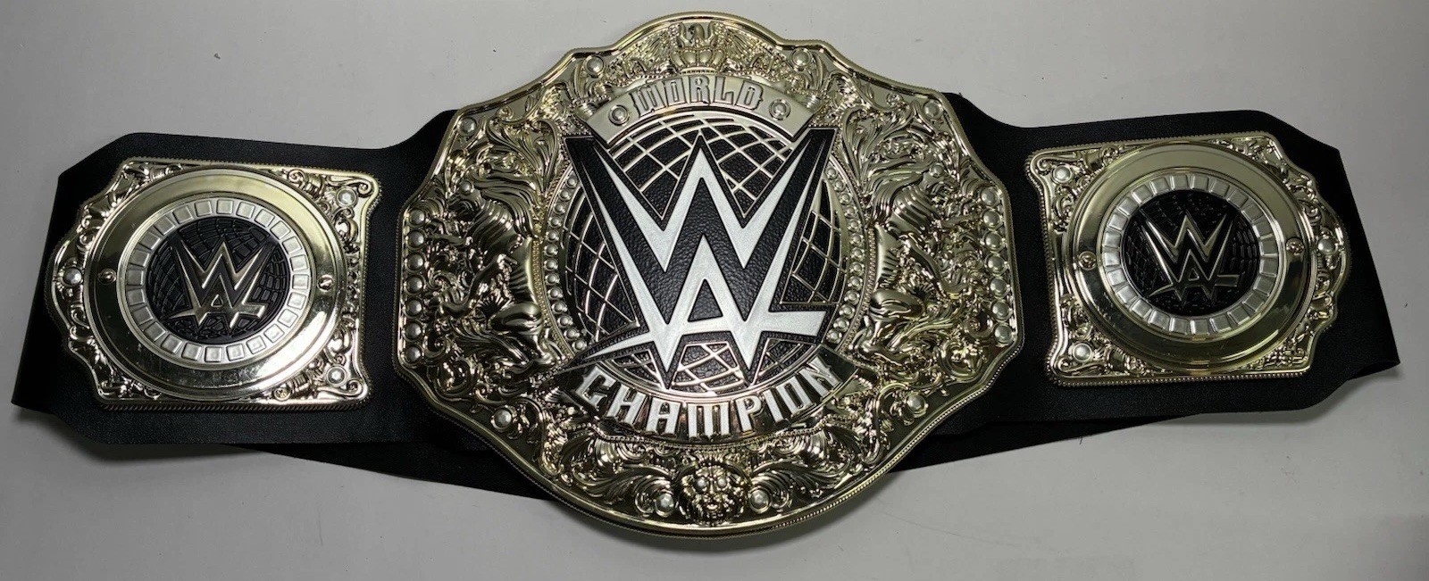 WWE Gold World Heavyweight Championship Title Belt Child’s / Cosplay Toy 2023