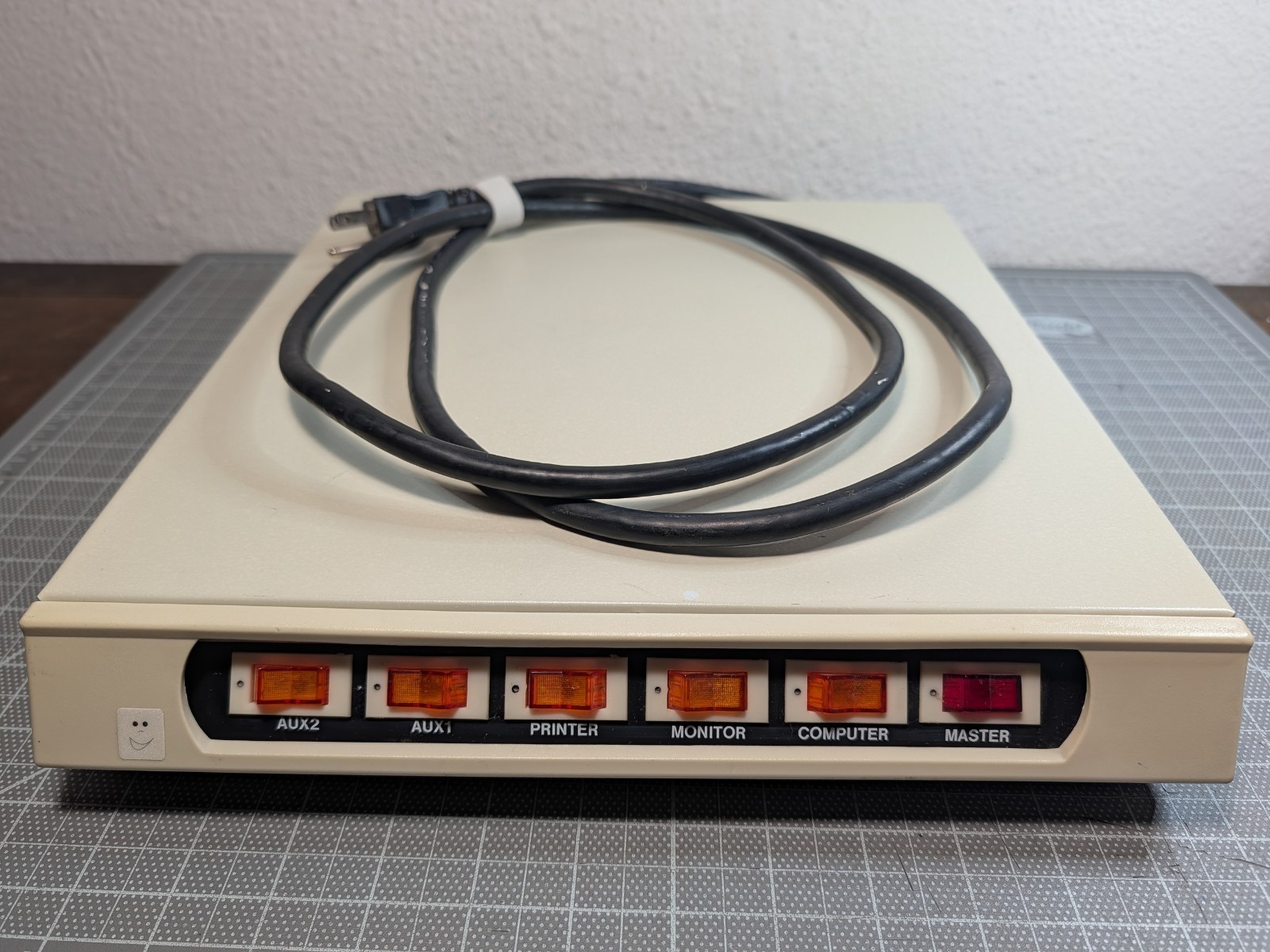 Vintage Computer Power Controller Surge Protector Power Supervisor Model MT-767