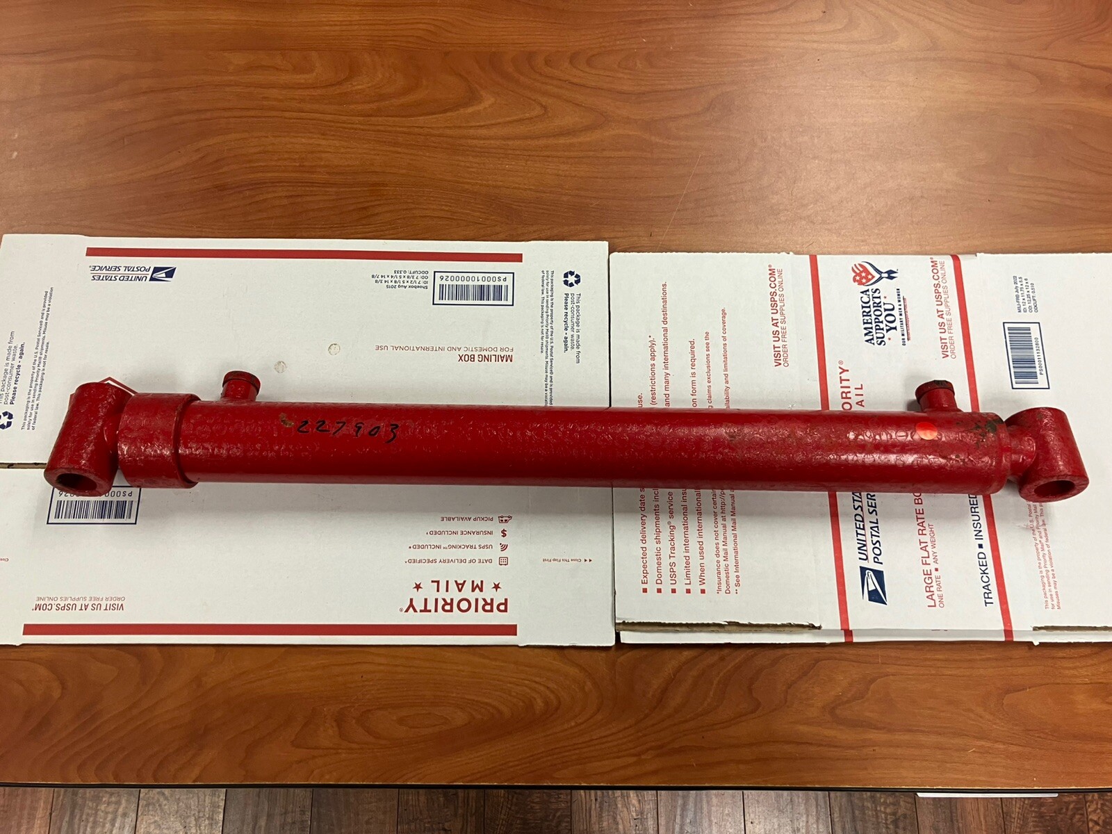 TYM Tractor Loader Bucket Hydraulic Cylinder 227903, 225503-070907 LT353