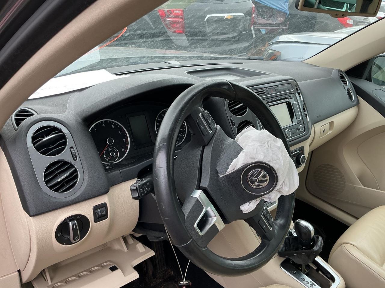 TIGUAN 2012 Glove Box 4909107