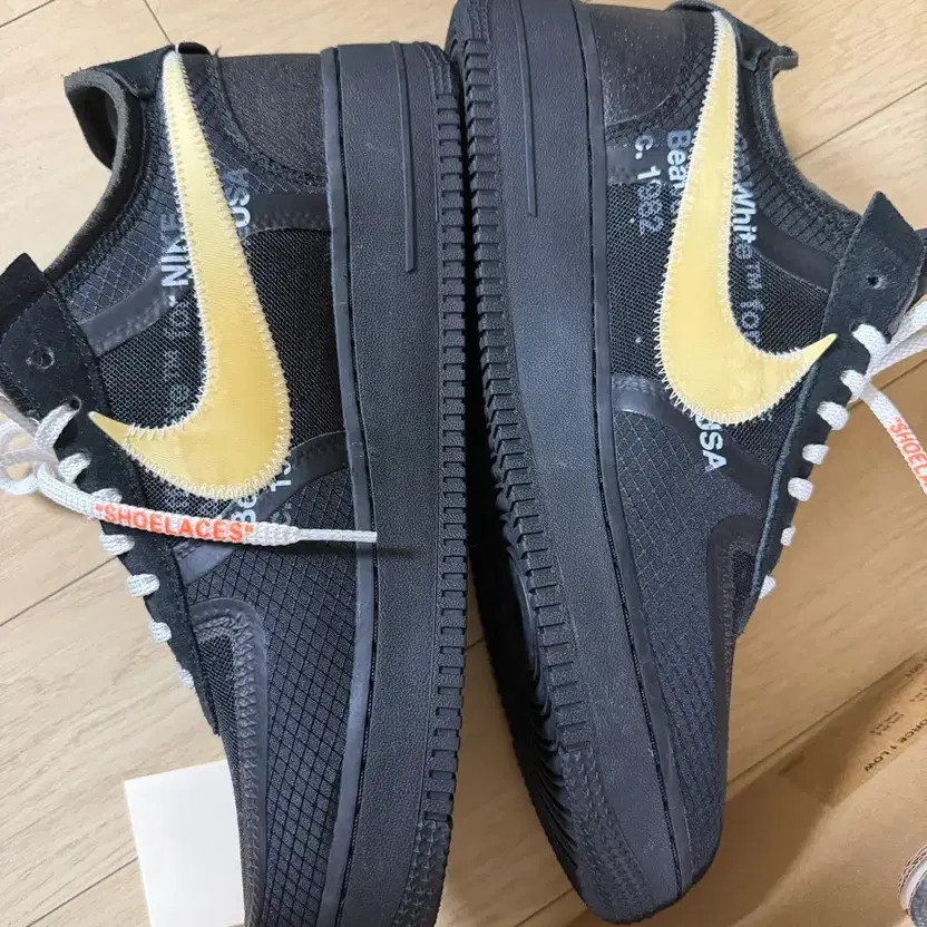 Nike Off-White Air Force V2 Black Official