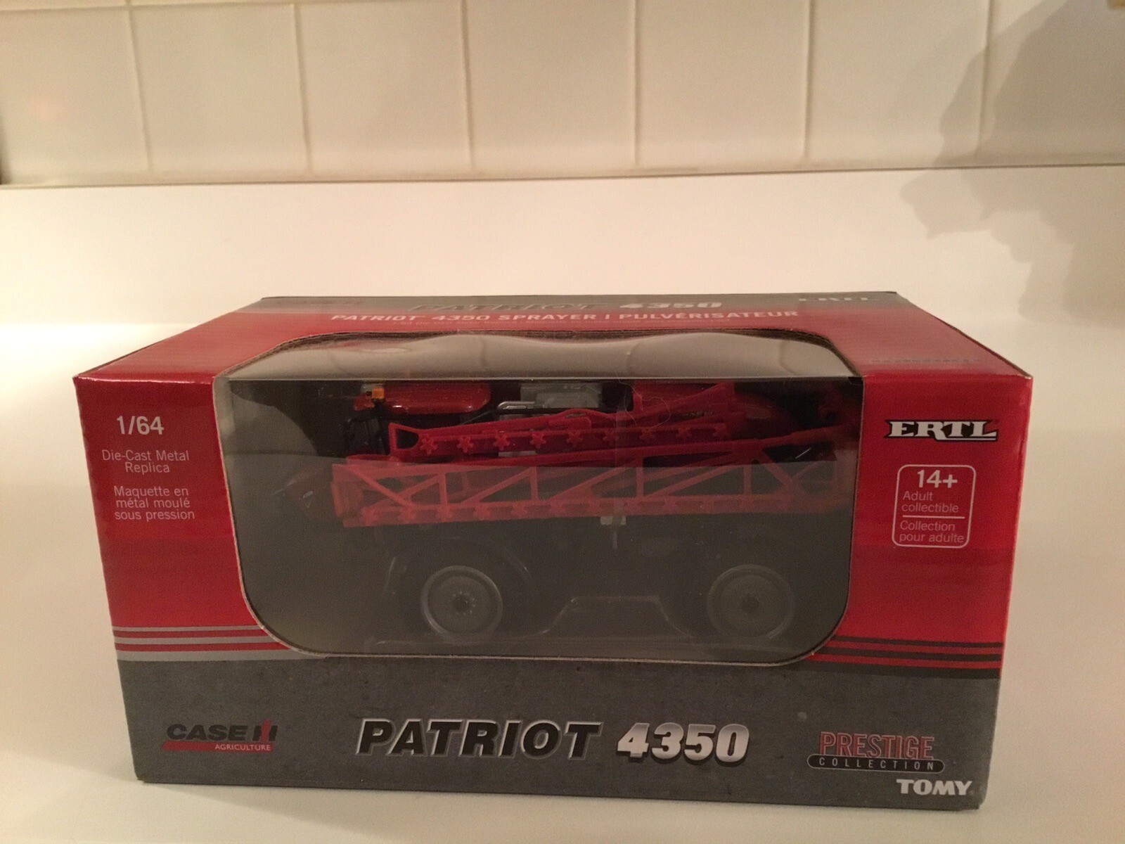 1:64 Case IH Patriot 4350 Self-Propelled Sprayer Ertl Prestige Collection 44263