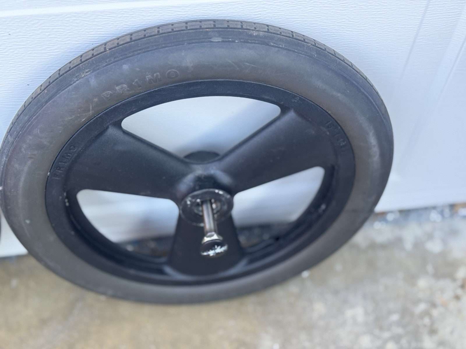 Primo Wheelchair Wheels W/ Axle Pins KI Mobility Focus CR - 16" X 2.125" - P173