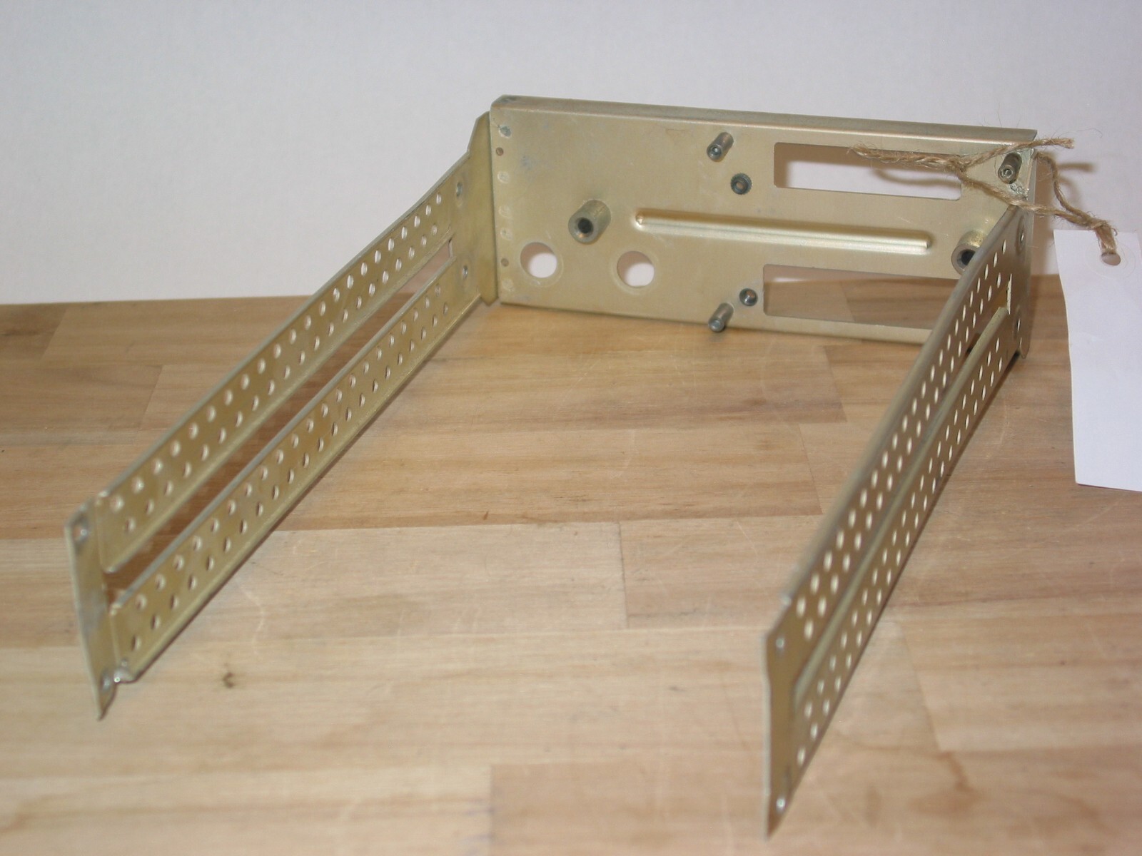 MOUNTING TRAY FOR CESSNA RT 385A & RT 485 B