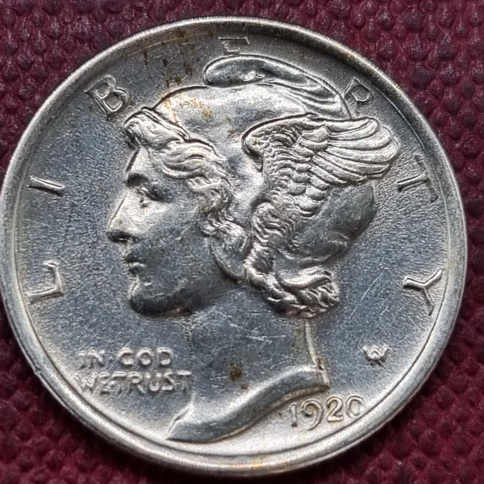 1920 Mercury Dime 10c UNC Uncirculated Full  Bands #100188