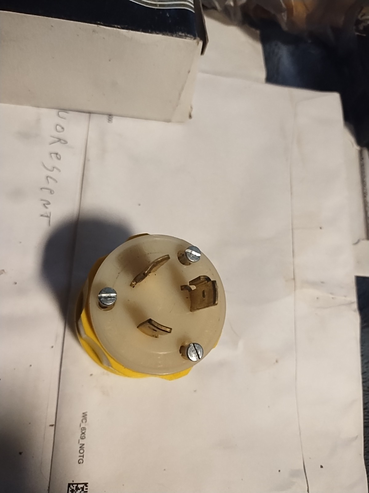 Leviton 2611CY Industrial Grade Plug Twist Plug