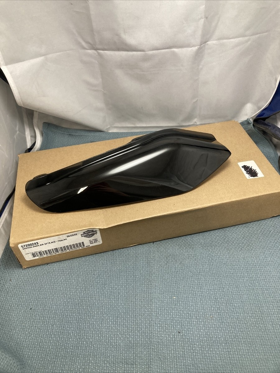 NEW GENUINE HARLEY DAVIDSON 57200243 SHROUD, ENGN, AIR DFTR, MID-FRM, RH