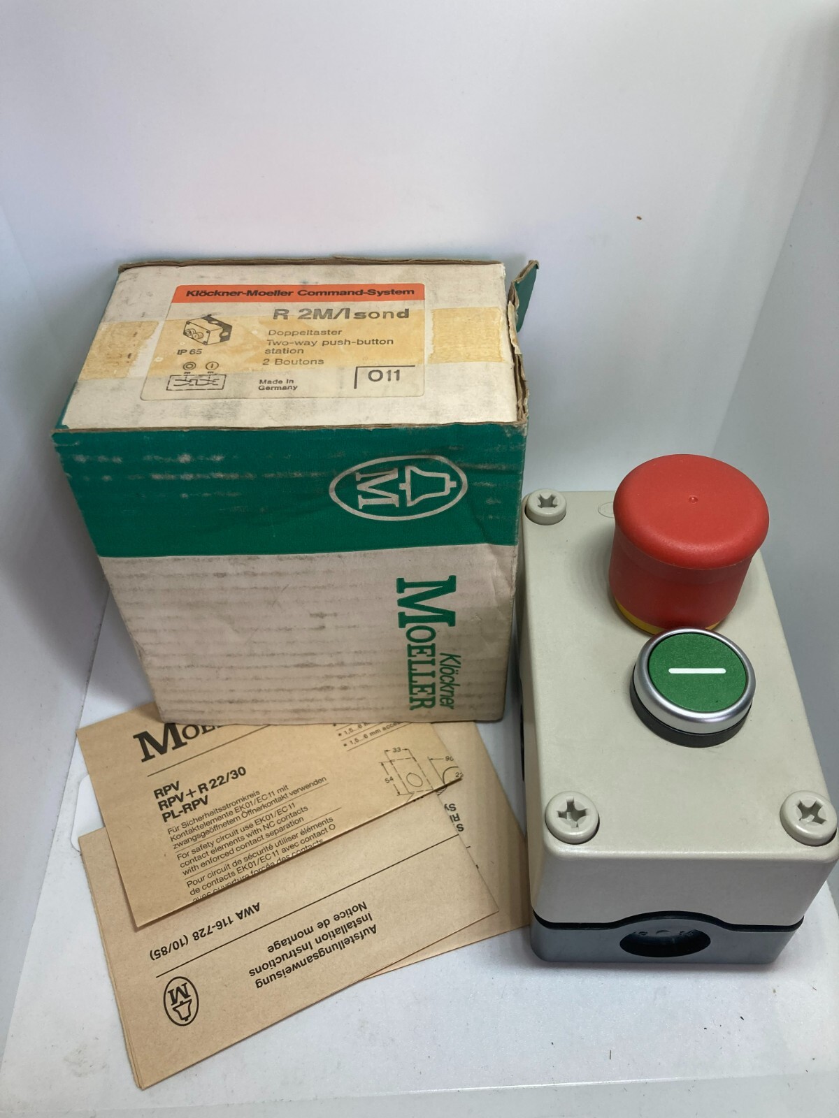 MOELLER R2MI PUSHBUTTON STATION TWO-WAY PUSHBUTTON NIB