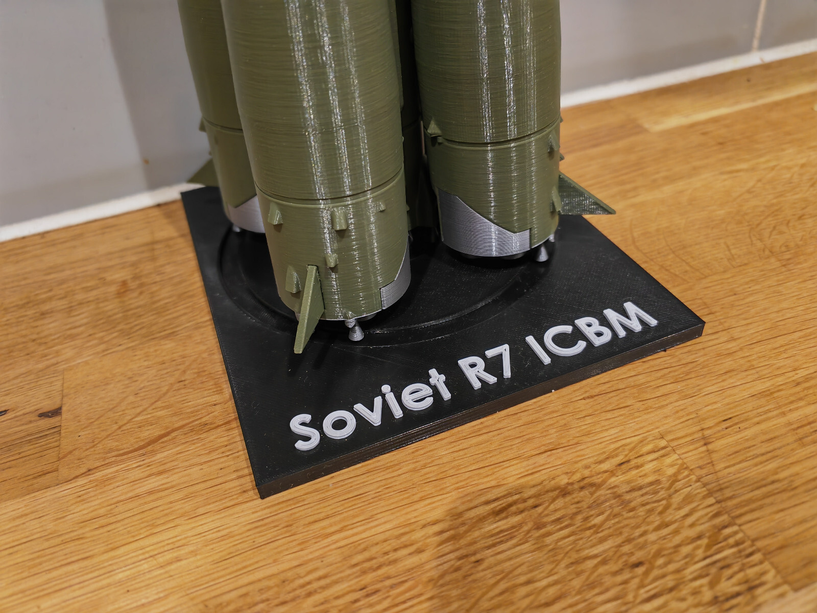 Soviet Missile R7 ICBM Ship Rocket Model 1:72 scale 465mm 18inch