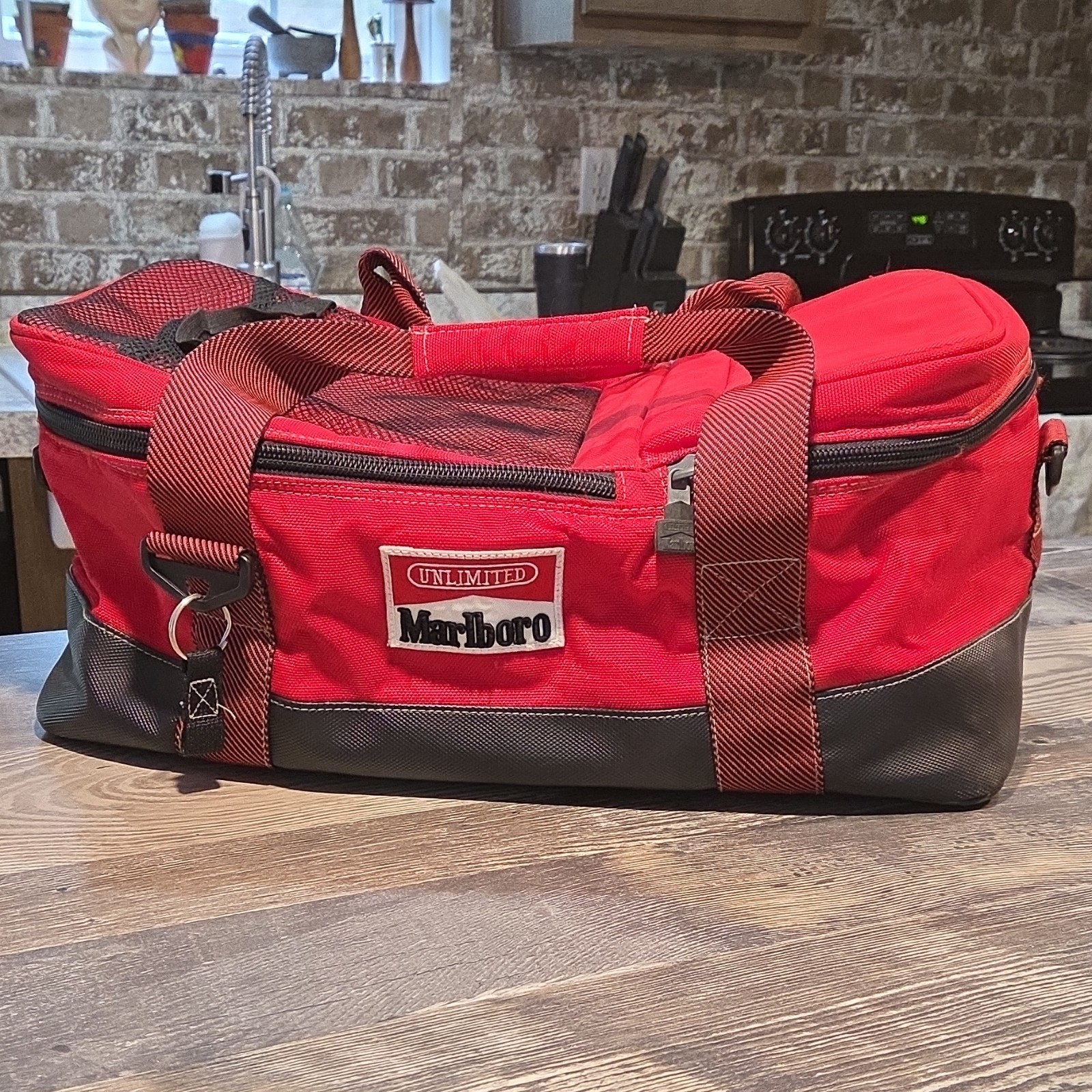 Marlboro Unlimited Large Insulated Duffle Bag Nylon
