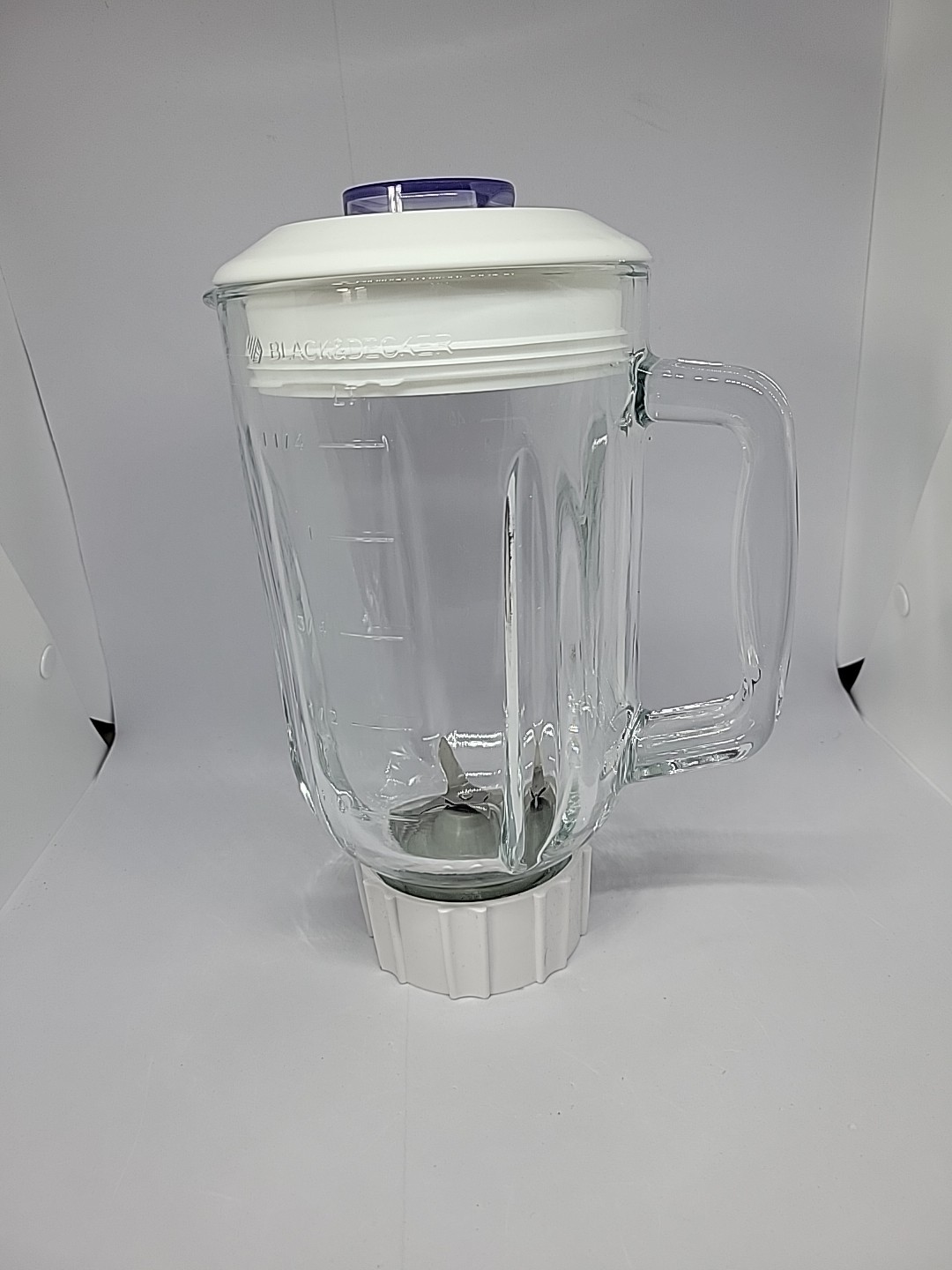 Black and Decker 5 Cups Replacement Glass Jar With Blade  and Lid BL2010 White