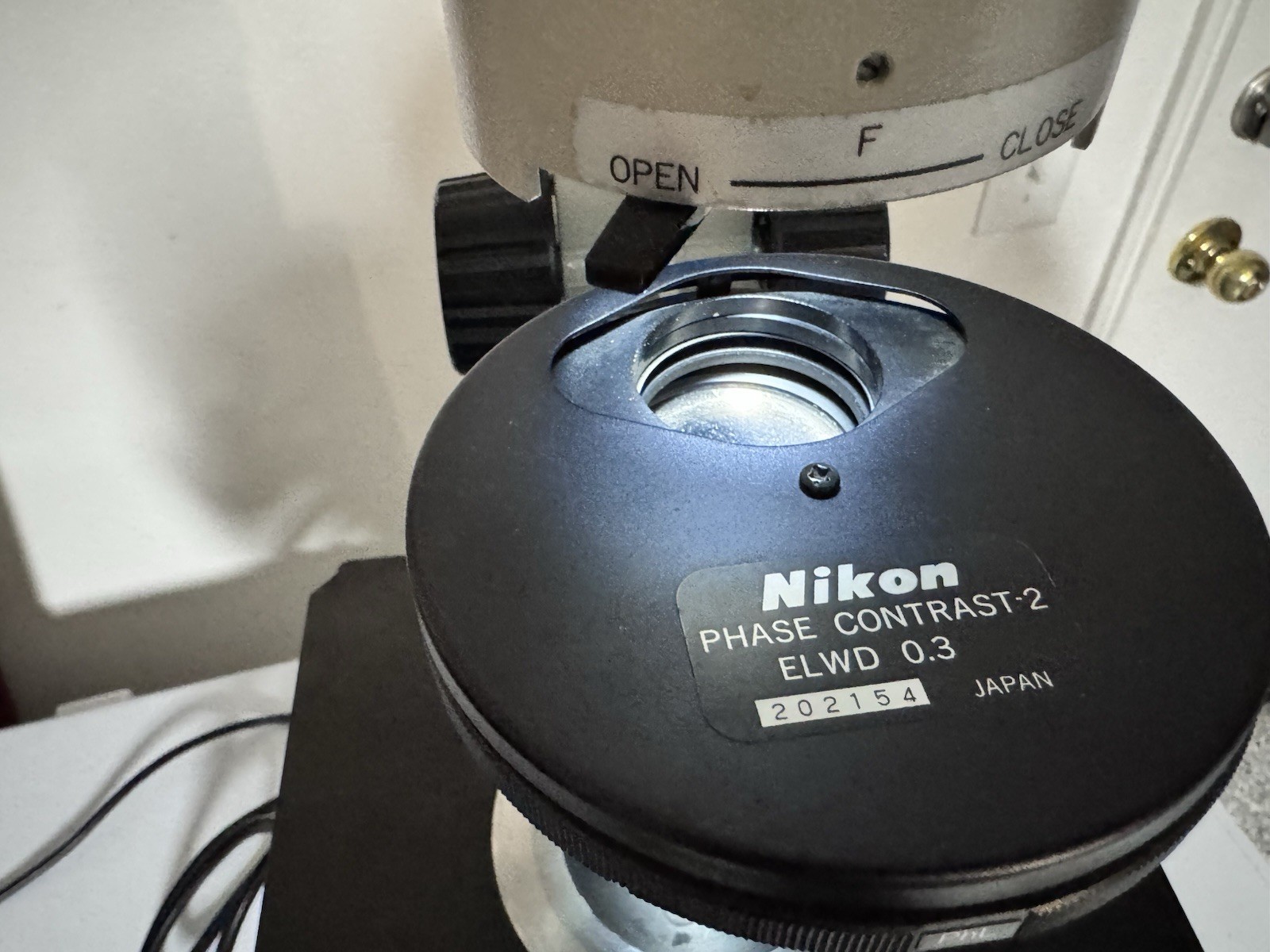 Nikon Diaphot Inverted Phase Contrast Microscope With 3 Objectives