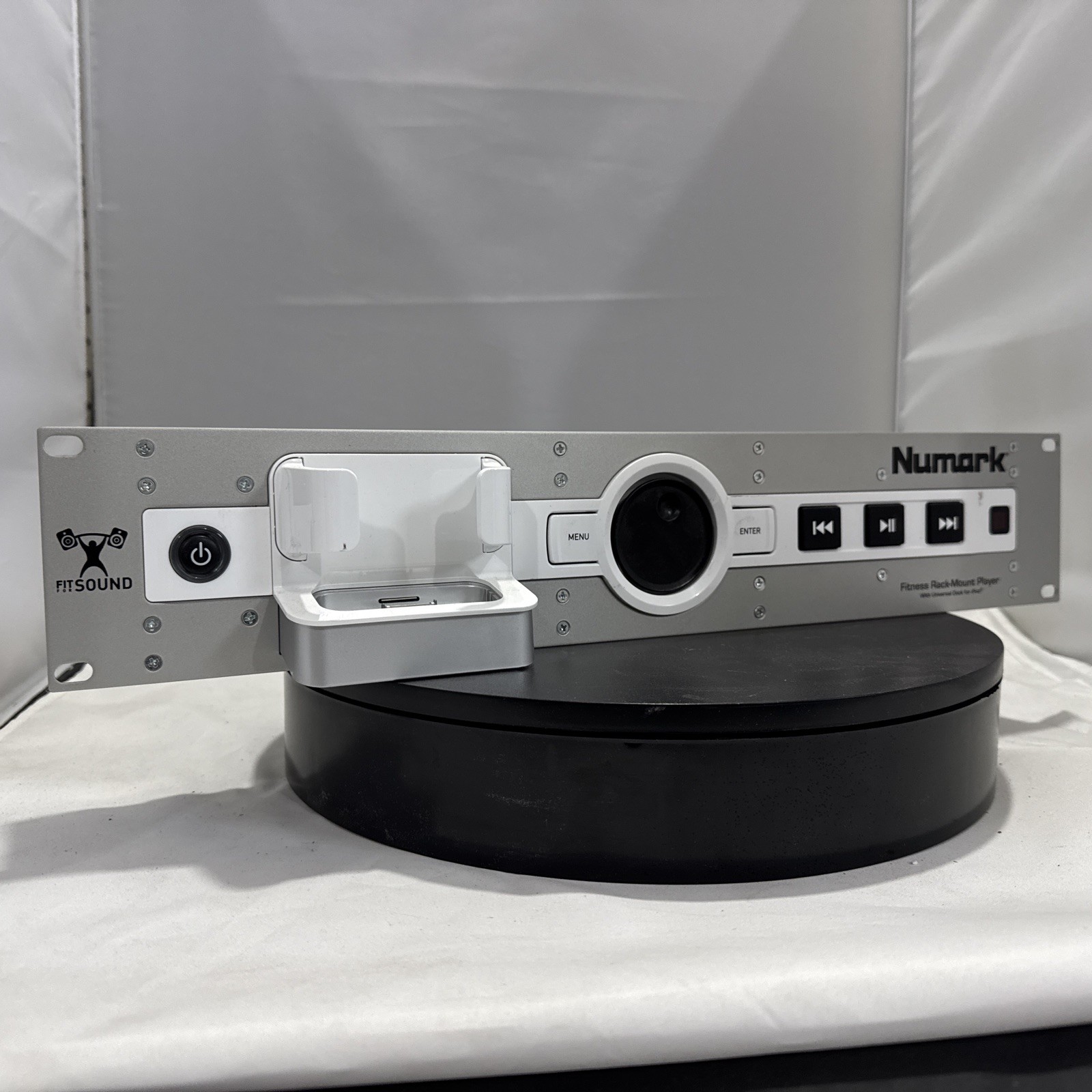 Numark Fit For Sound Fitness Rack-Mount iPod Player  2U Rack Powers On