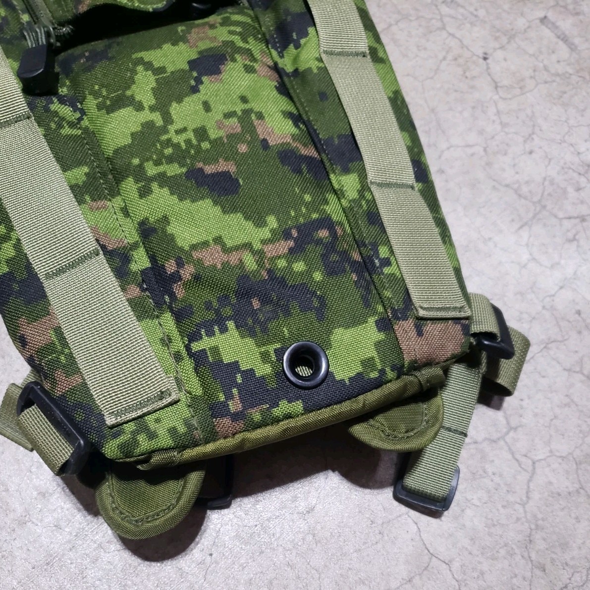 RARE Camelbak Maximum Gear Hydration Pack Backpack CADPAT Canadian Digital Camo