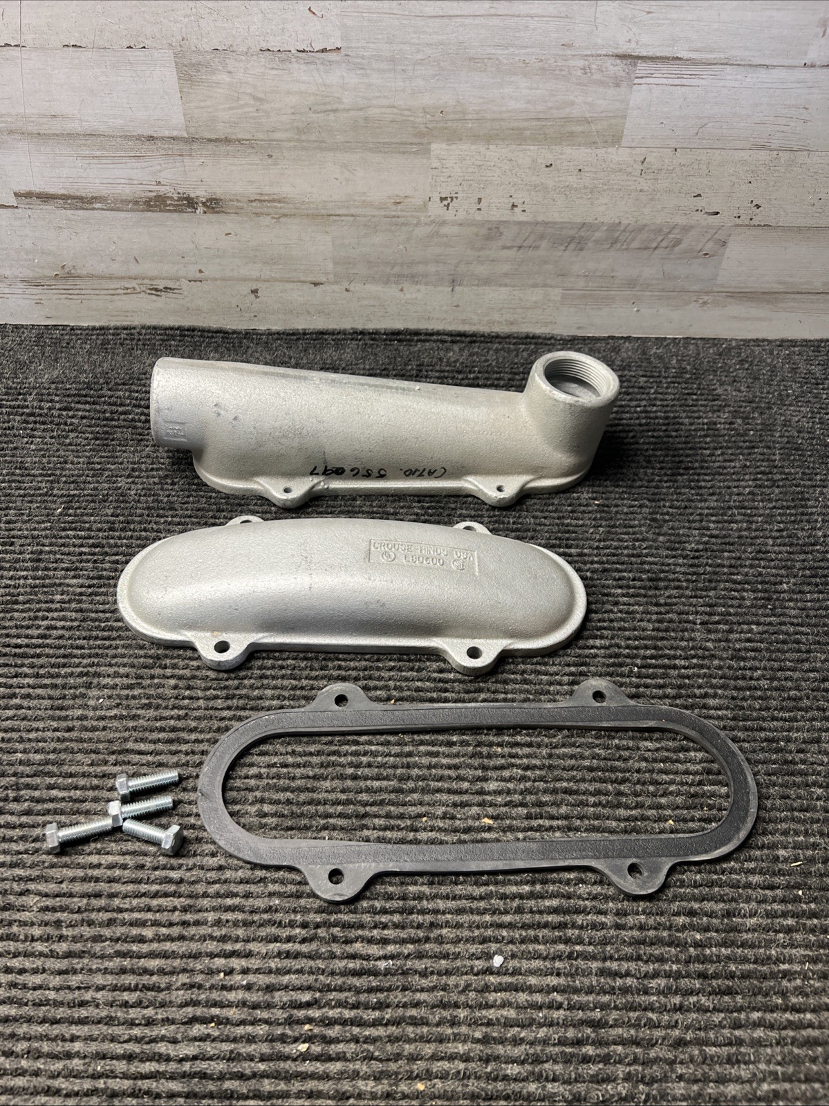 Crouse Hinds LBD5 SA Conduit Outlet Body 1-1/2in, LBD600 Cover, Gasket