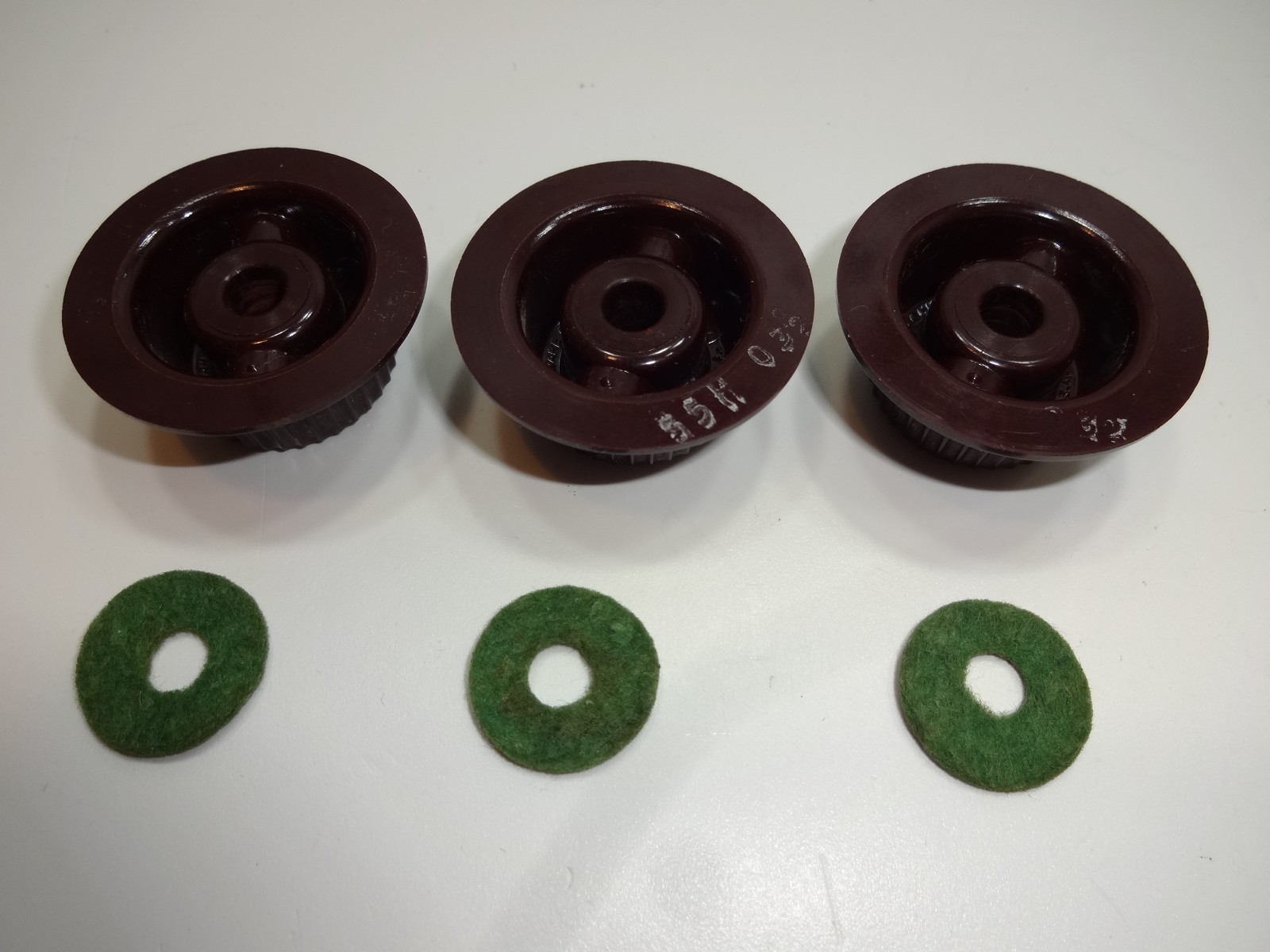 Lot of 25+10 Vintage Bakelite Daka-Ware Knobs 10 Chicken Head