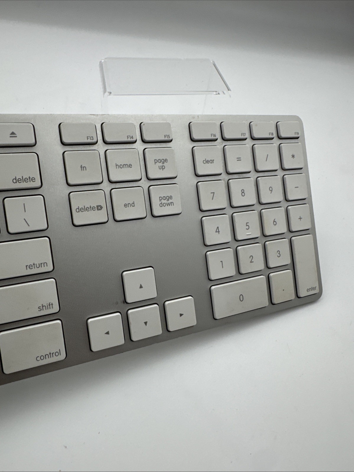 Apple Keyboard A1243 – USB Wired Aluminum Keyboard w/ Numeric Keypad – Original