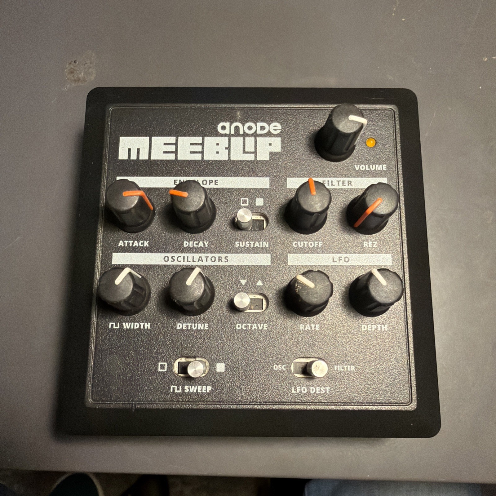 MeeBlip Anode synthesizer